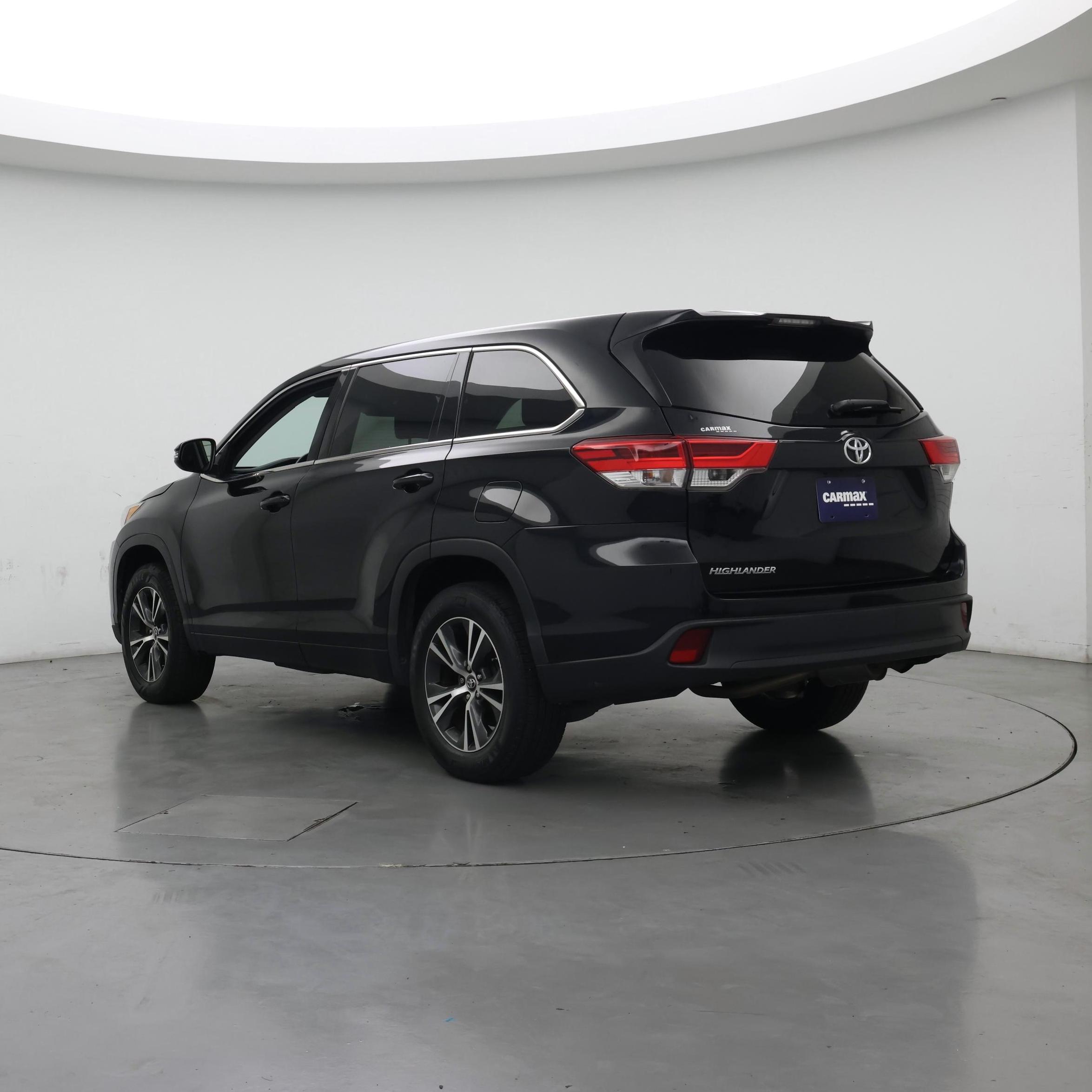 Thumbnail: 2017 Toyota Highlander - 2