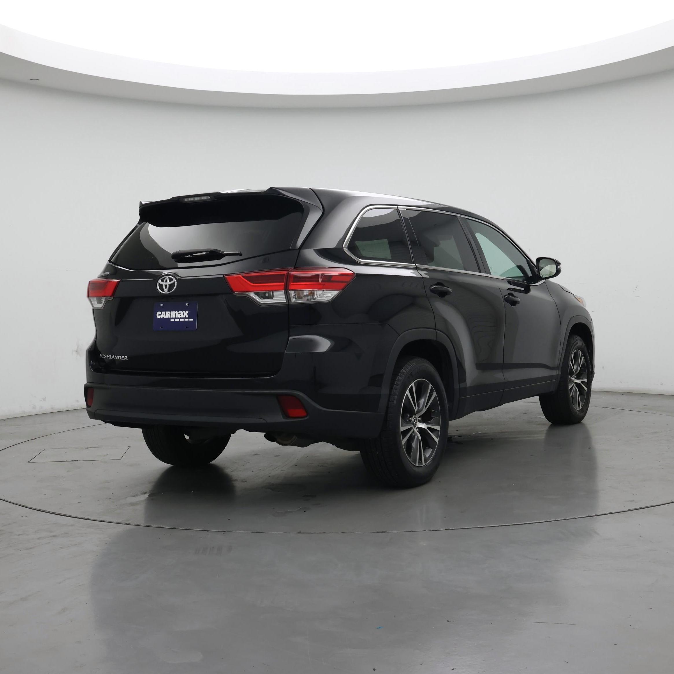 Thumbnail: 2017 Toyota Highlander - 8