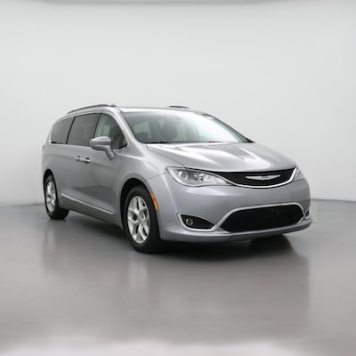 Silver 2017 Chrysler Pacifica Touring L