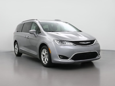 Silver 2017 Chrysler Pacifica Touring L