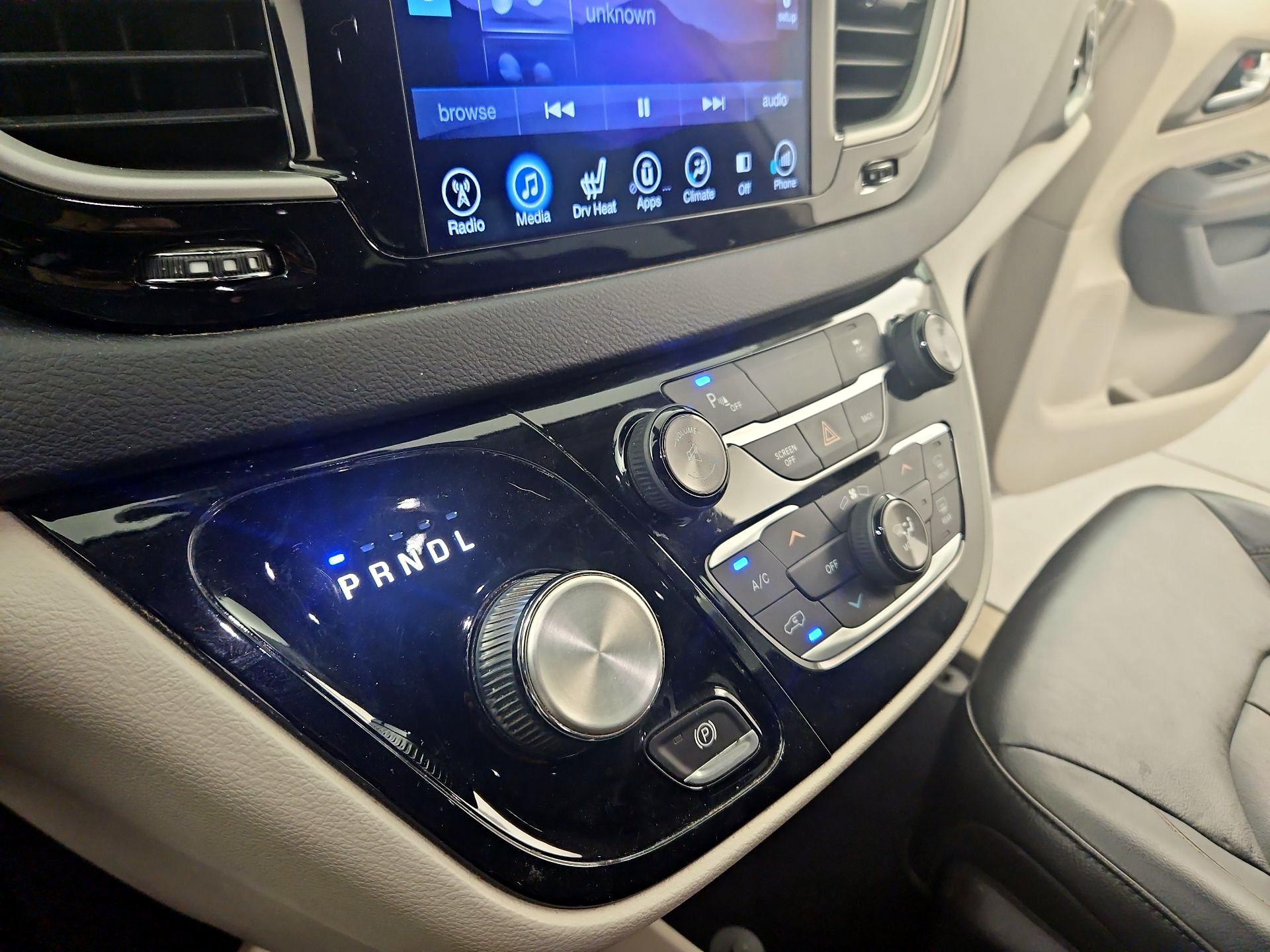 Thumbnail: 2017 Chrysler Pacifica - 15