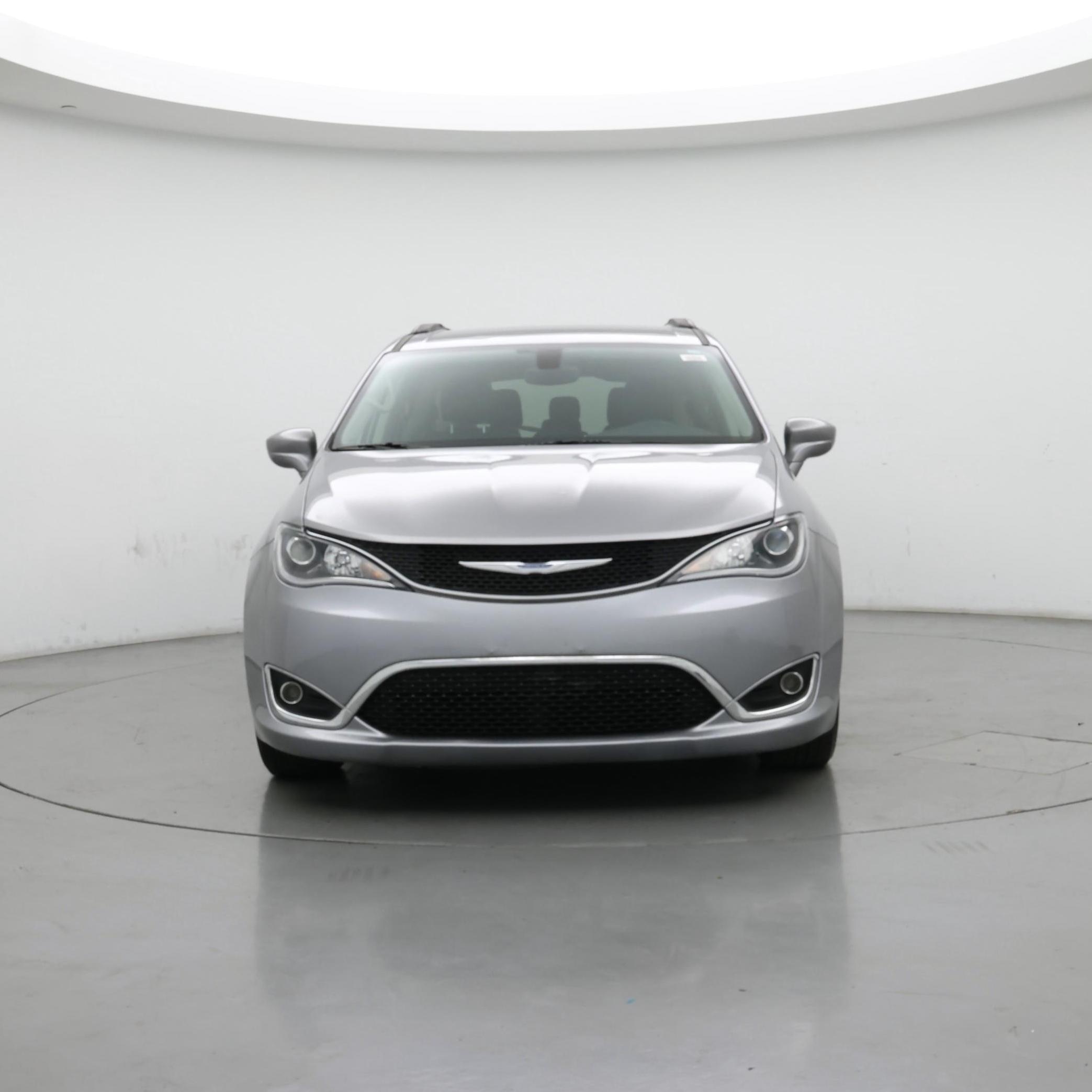 Thumbnail: 2017 Chrysler Pacifica - 5