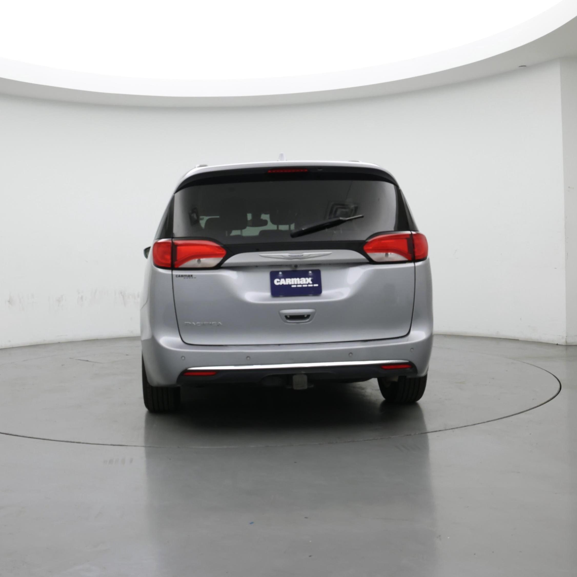 Thumbnail: 2017 Chrysler Pacifica - 6
