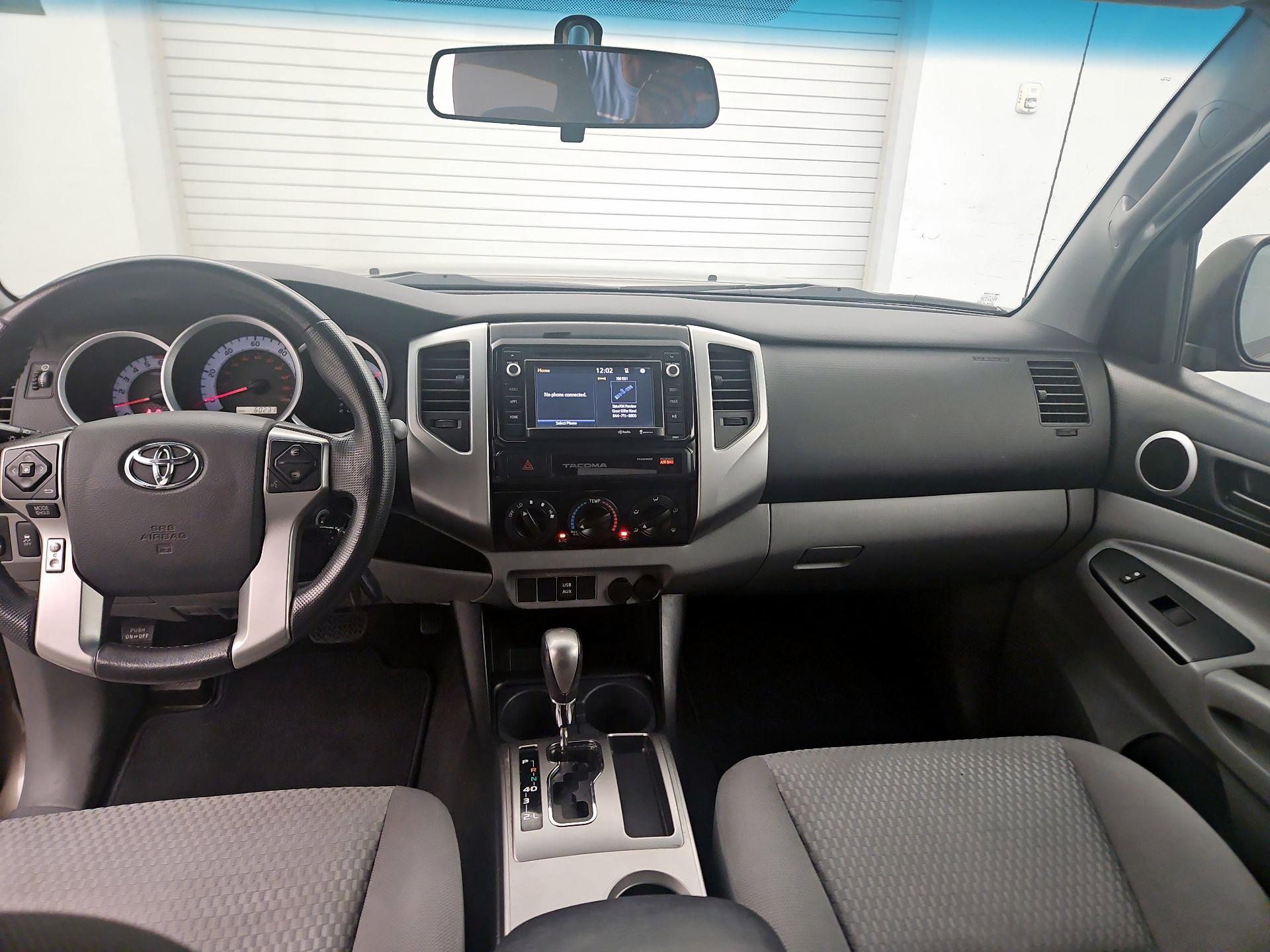 Thumbnail: 2015 Toyota Tacoma - 9