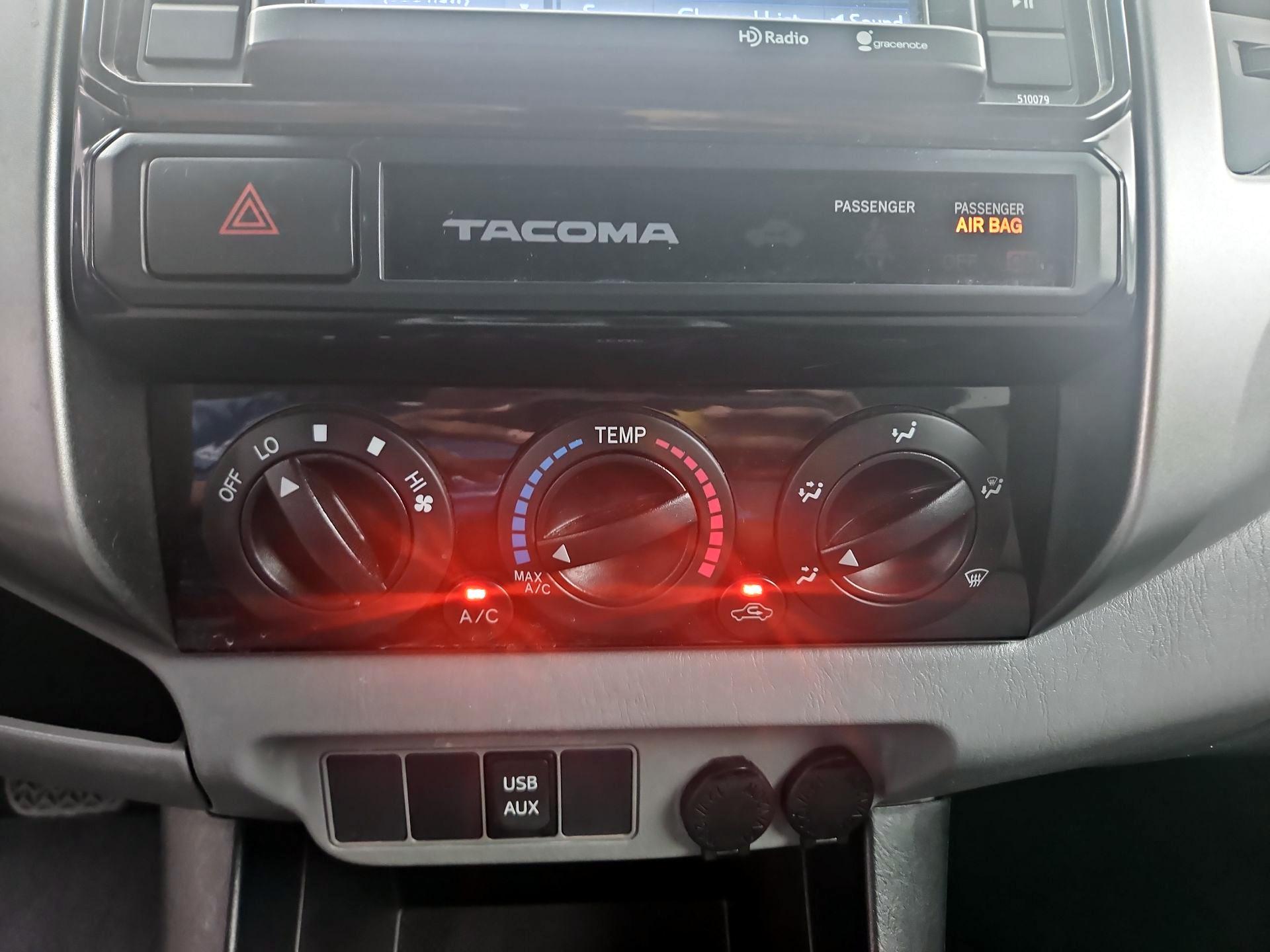 Thumbnail: 2015 Toyota Tacoma - 16