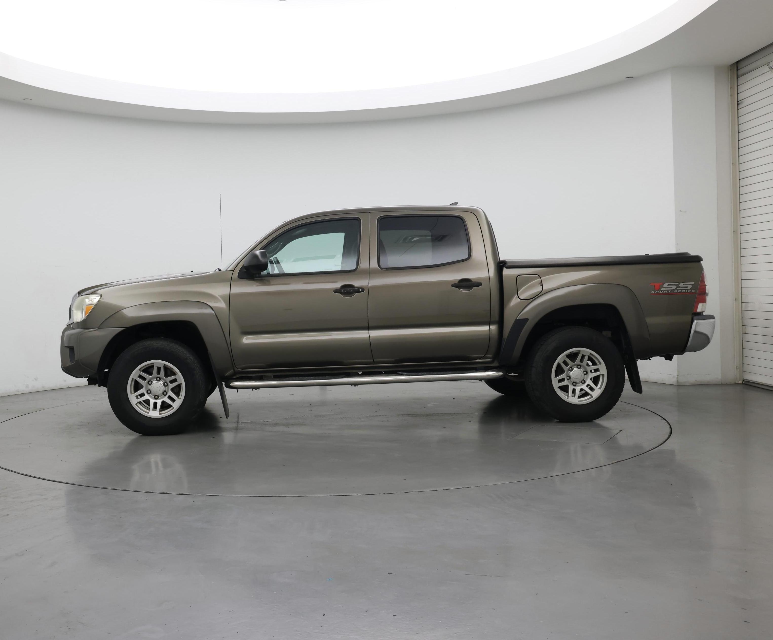 Thumbnail: 2015 Toyota Tacoma - 3