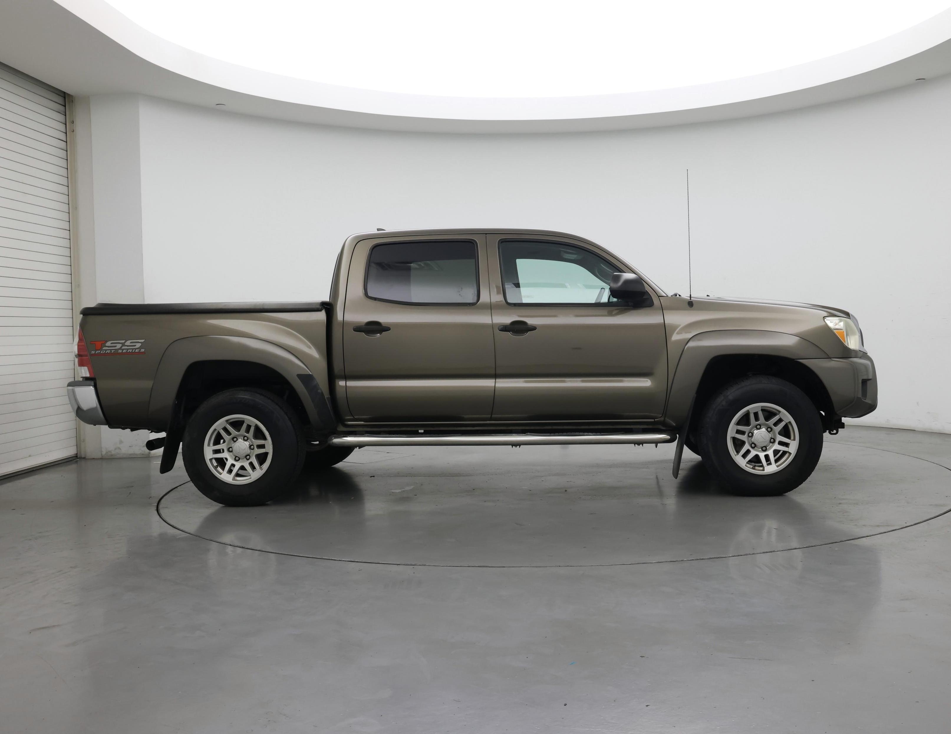 Thumbnail: 2015 Toyota Tacoma - 7