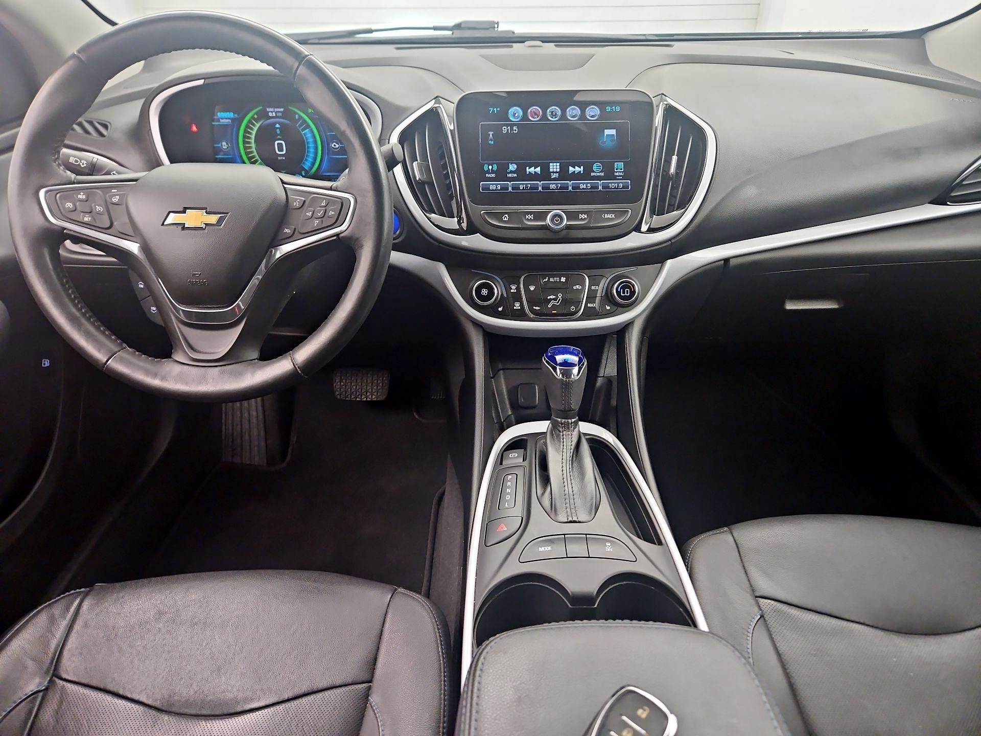 Thumbnail: 2017 Chevrolet Volt - 9