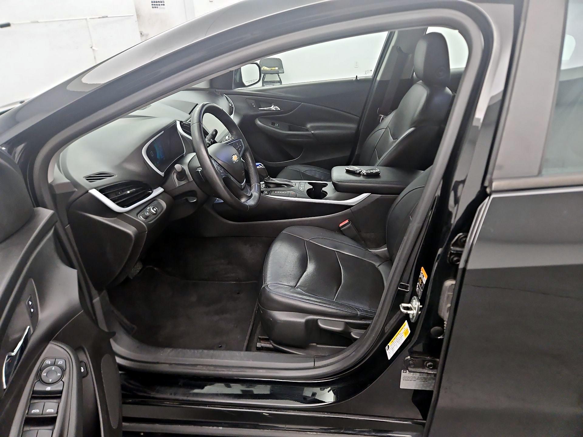 Thumbnail: 2017 Chevrolet Volt - 11