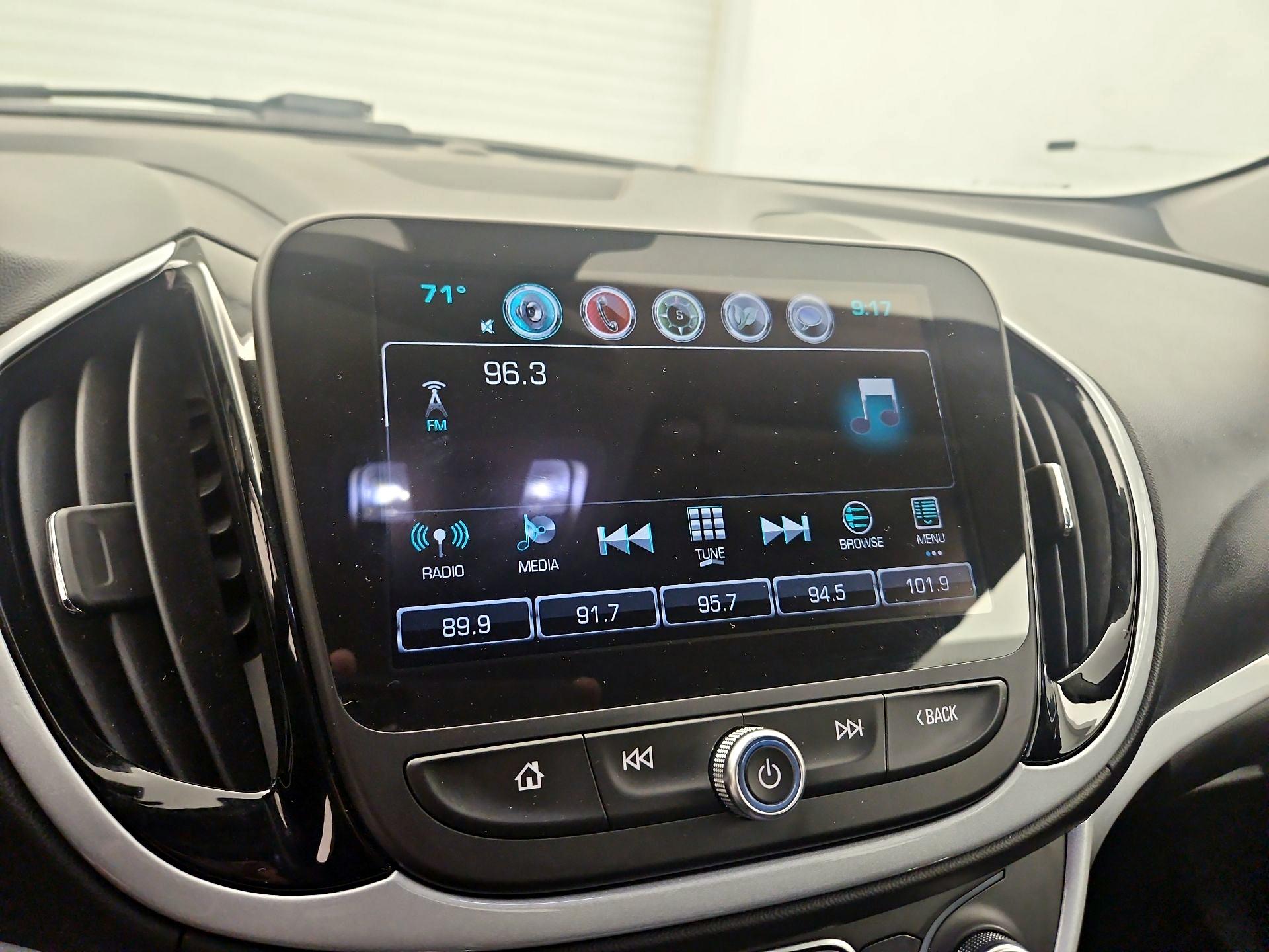 Thumbnail: 2017 Chevrolet Volt - 14