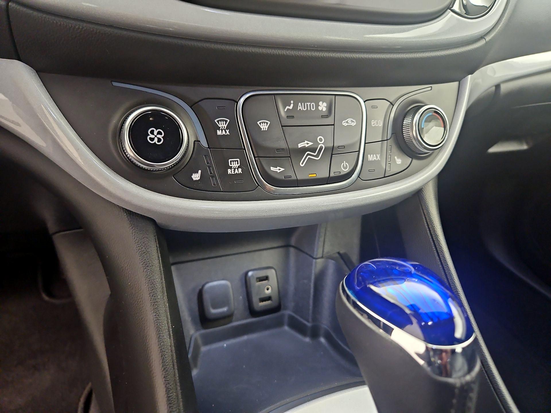 Thumbnail: 2017 Chevrolet Volt - 15