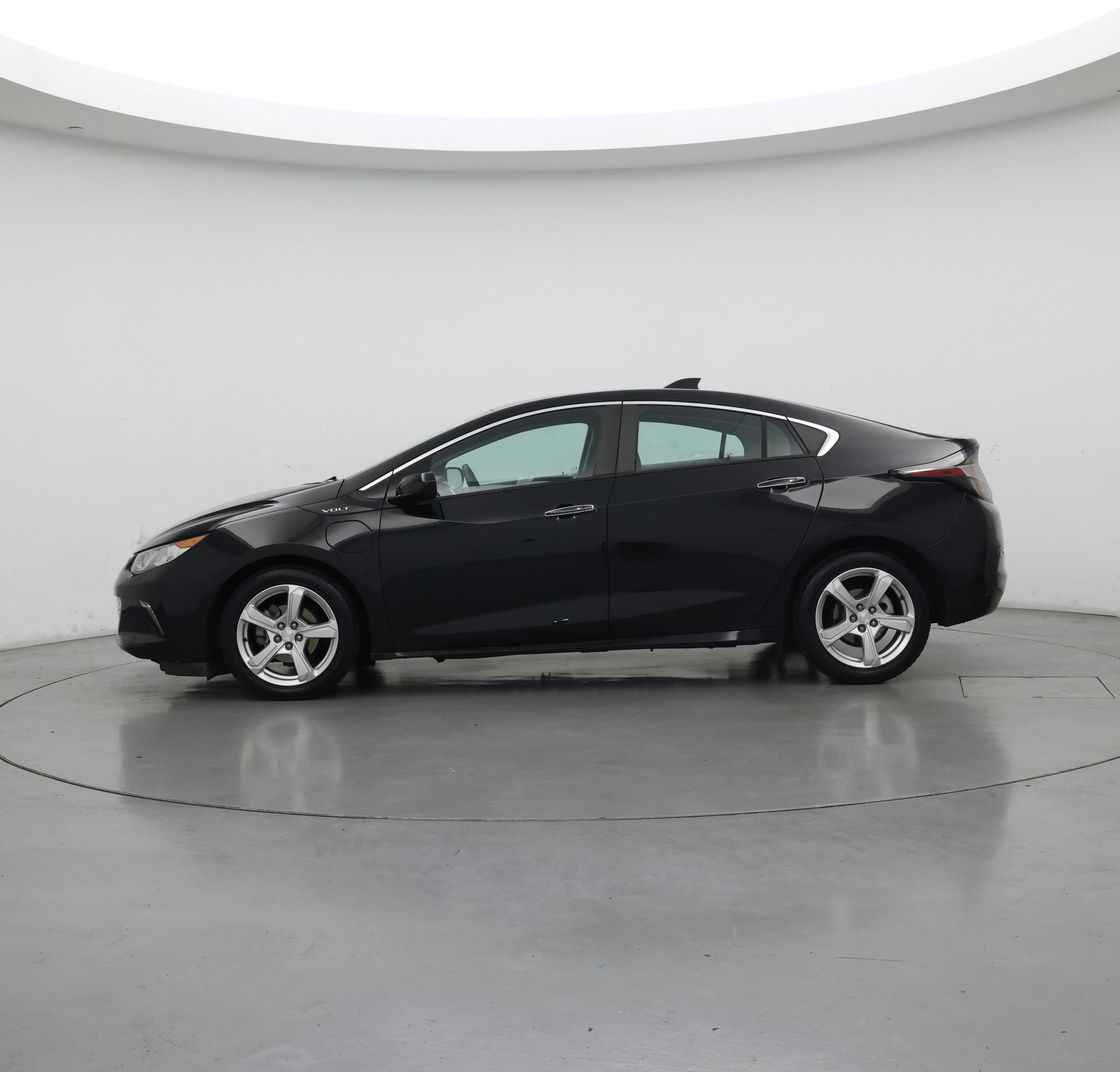 Thumbnail: 2017 Chevrolet Volt - 3