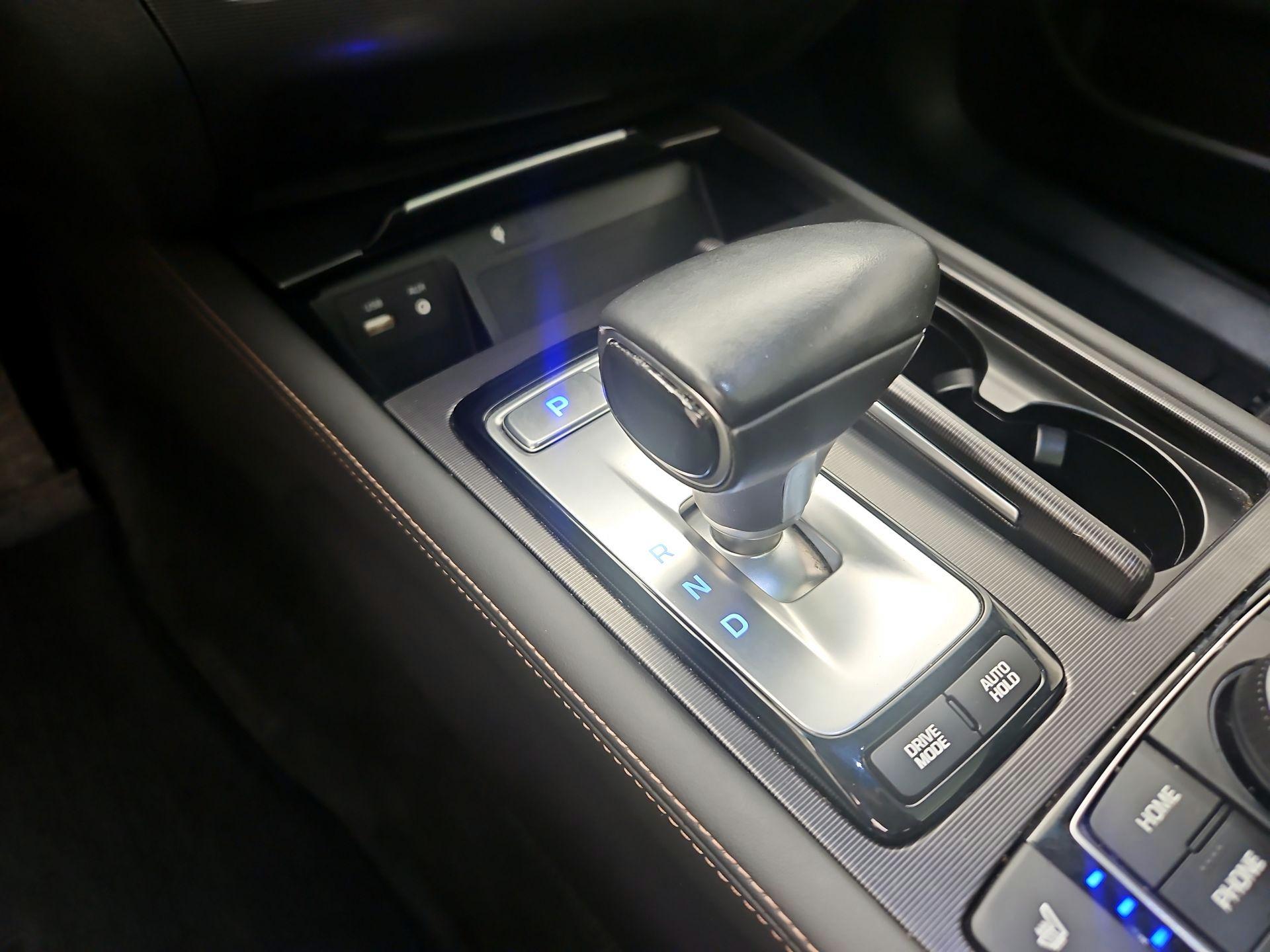 Thumbnail: 2018 Genesis G80 - 17