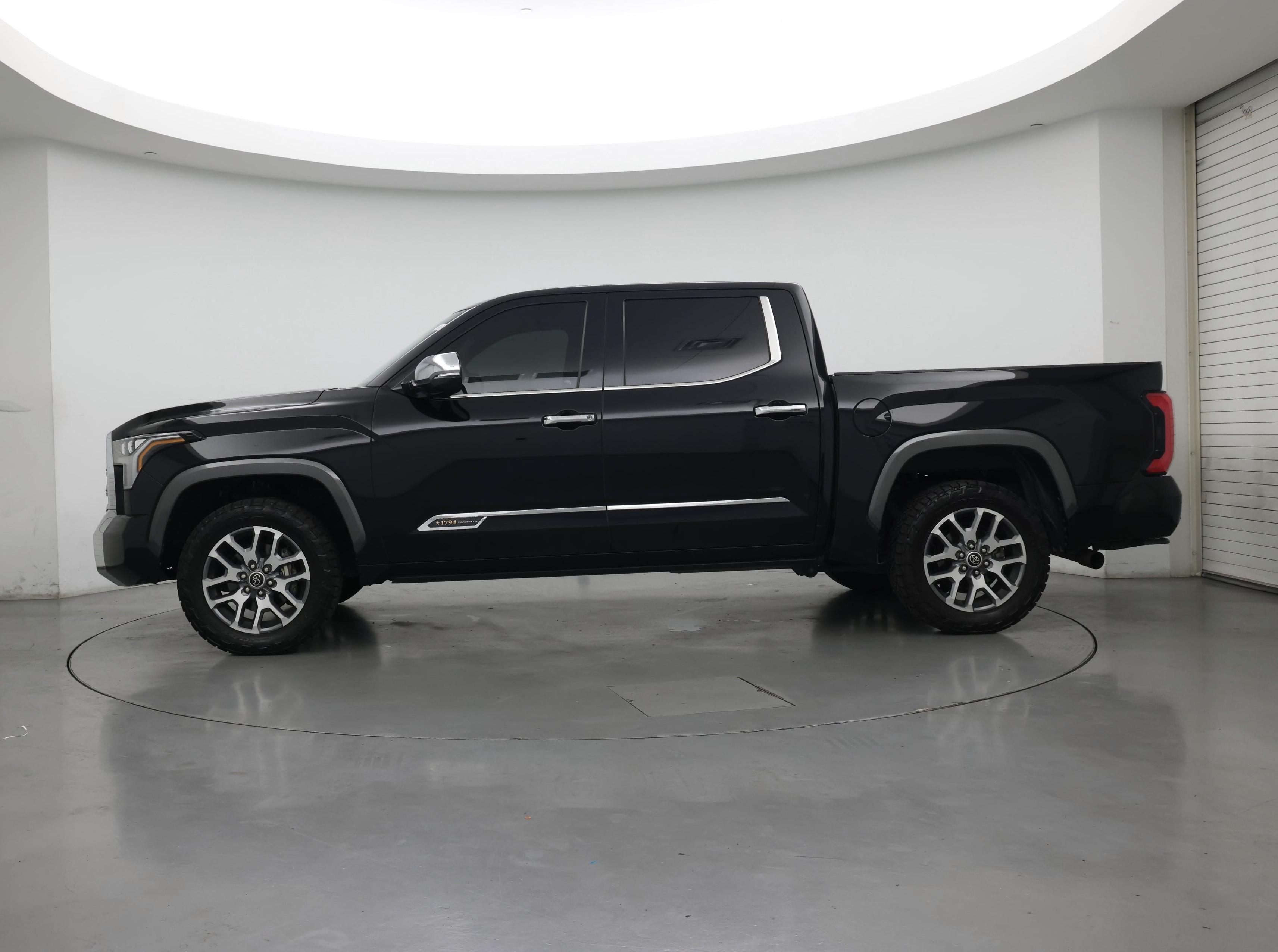 Thumbnail: 2022 Toyota Tundra - 3