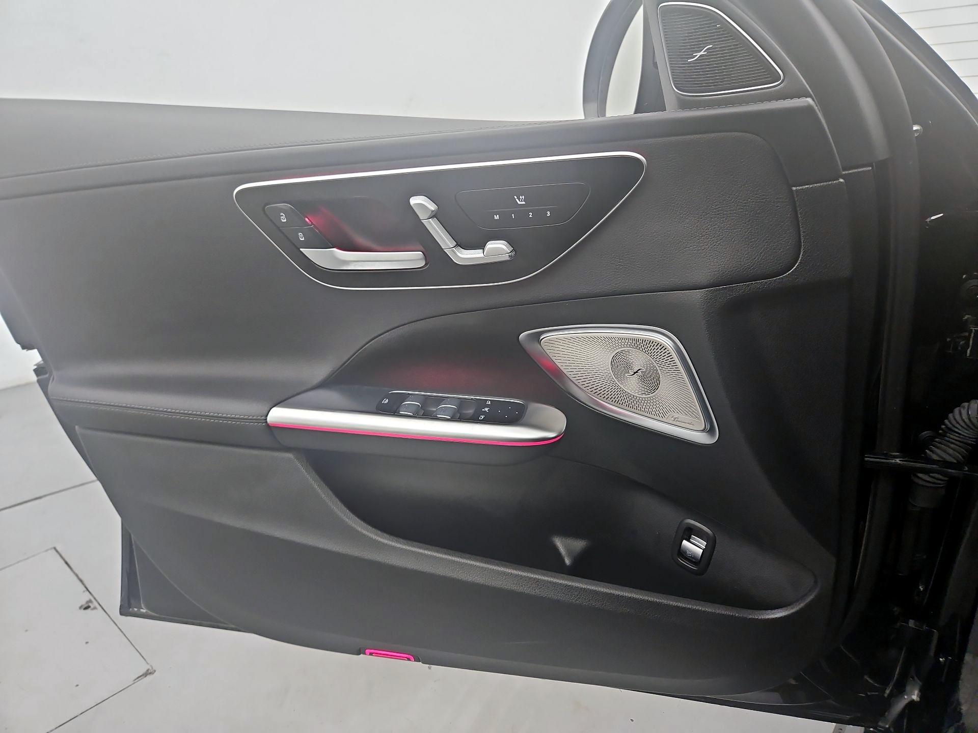 Thumbnail: 2023 Mercedes-Benz C-Class - 12