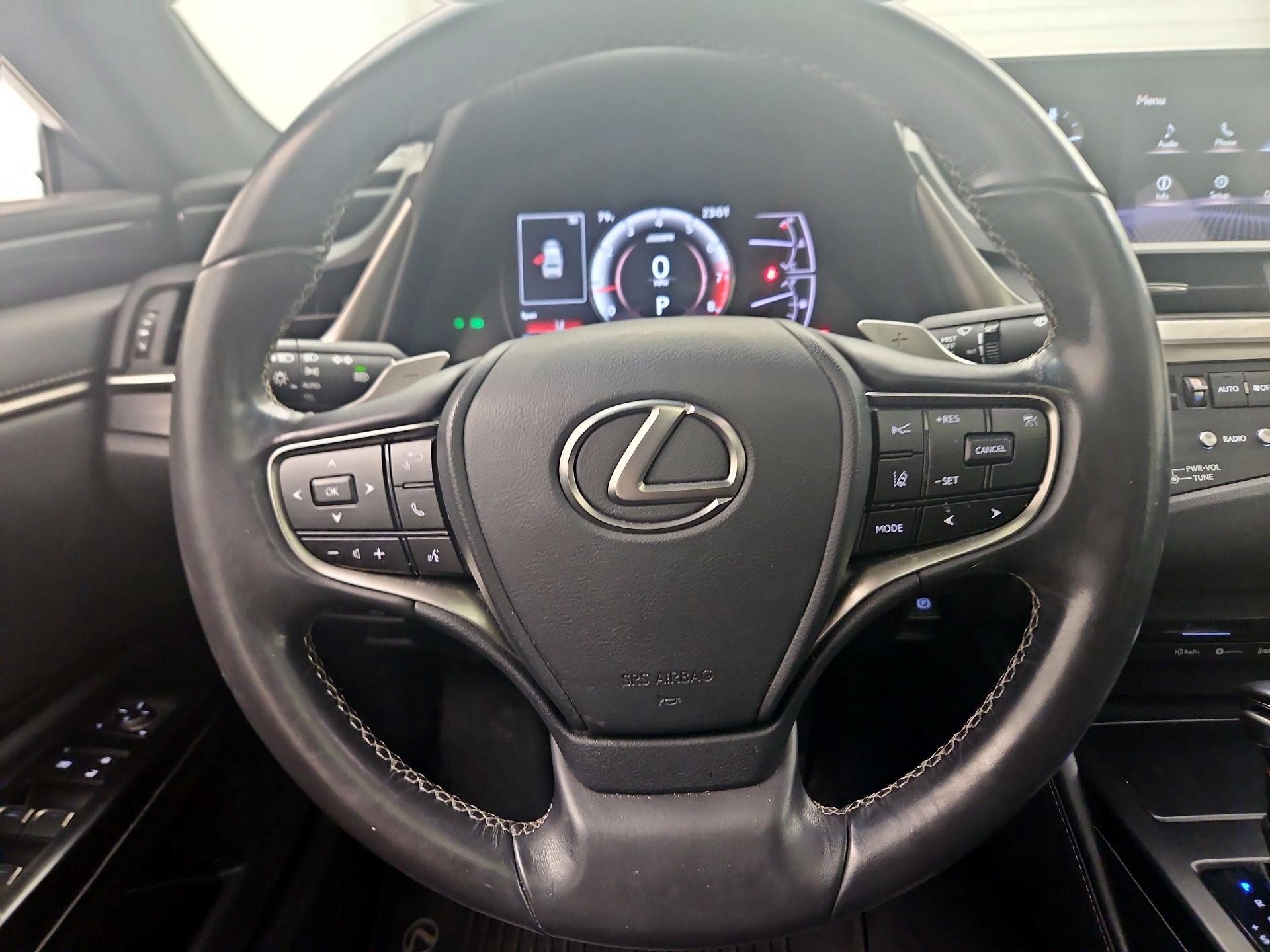Thumbnail: 2021 Lexus ES - 10
