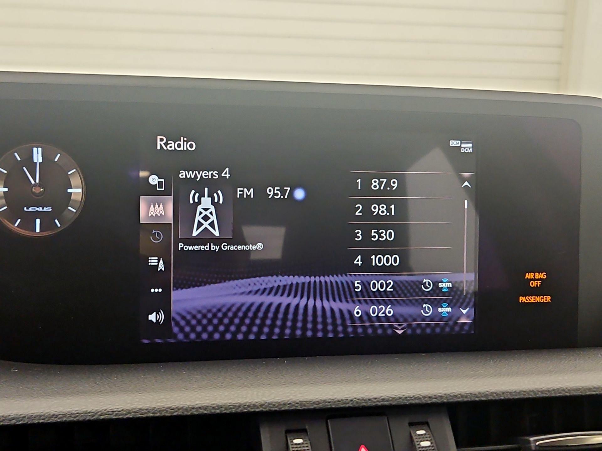 Thumbnail: 2021 Lexus ES - 15