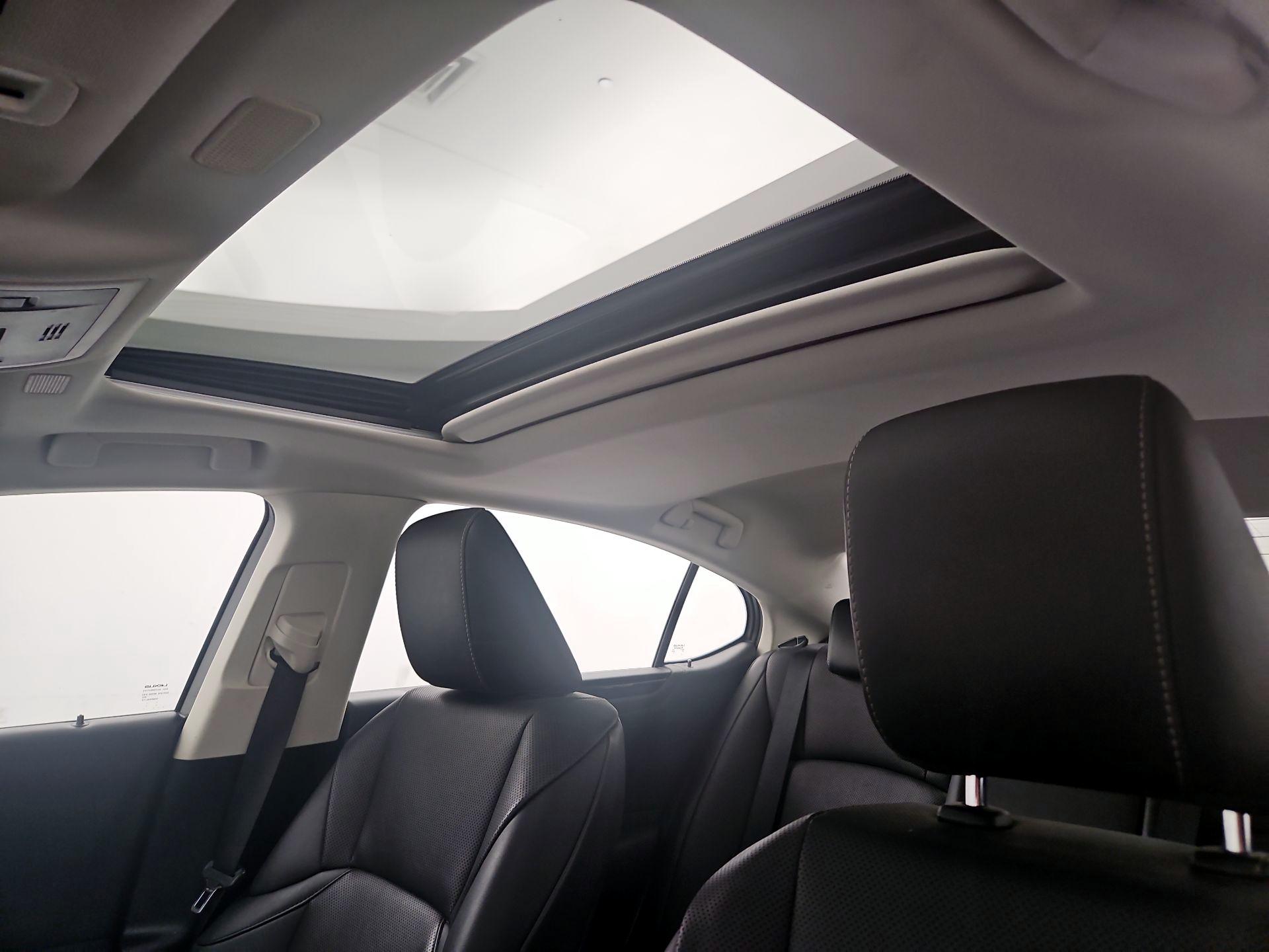 Thumbnail: 2021 Lexus ES - 18
