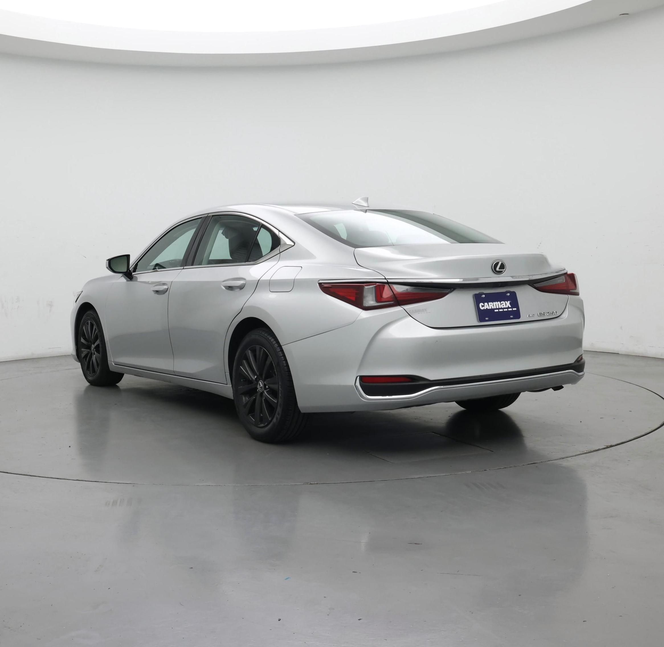 Thumbnail: 2021 Lexus ES - 2