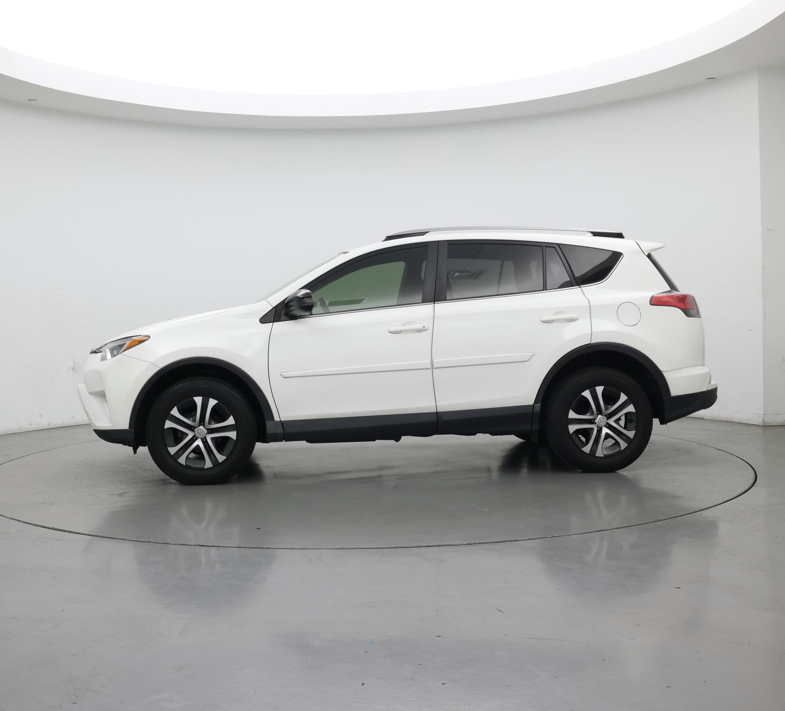 Thumbnail: 2017 Toyota RAV4 - 3