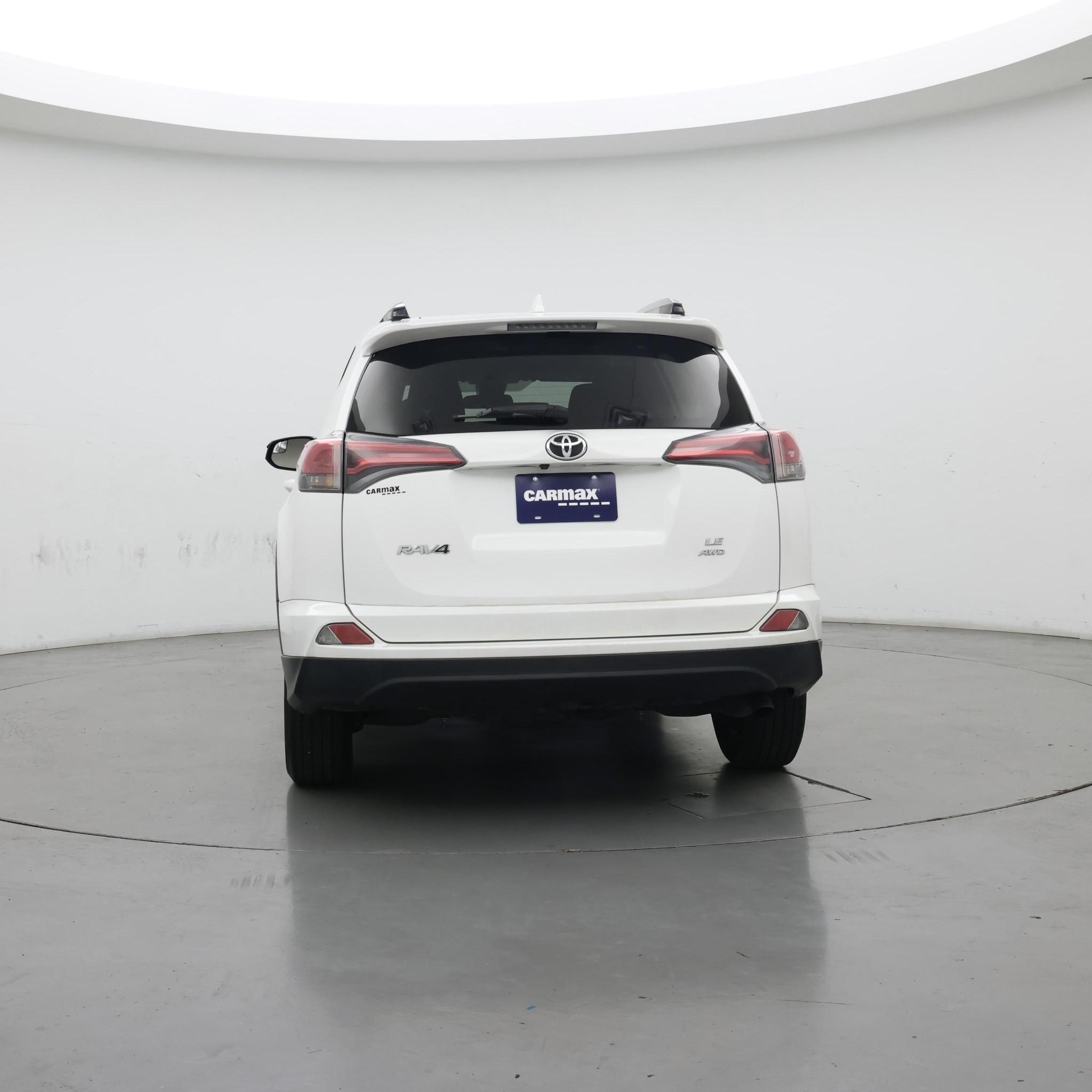 Thumbnail: 2017 Toyota RAV4 - 6