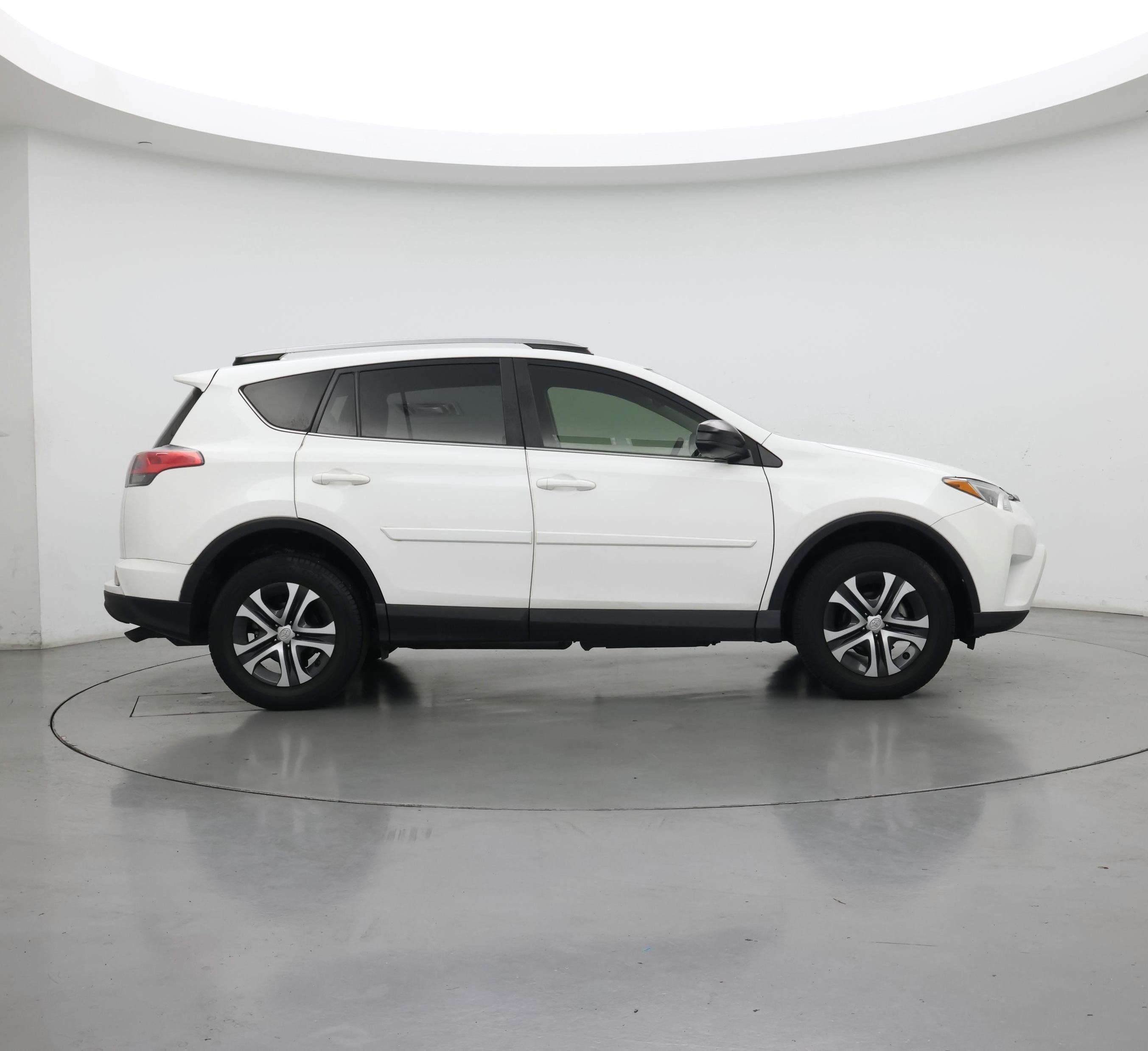 Thumbnail: 2017 Toyota RAV4 - 7