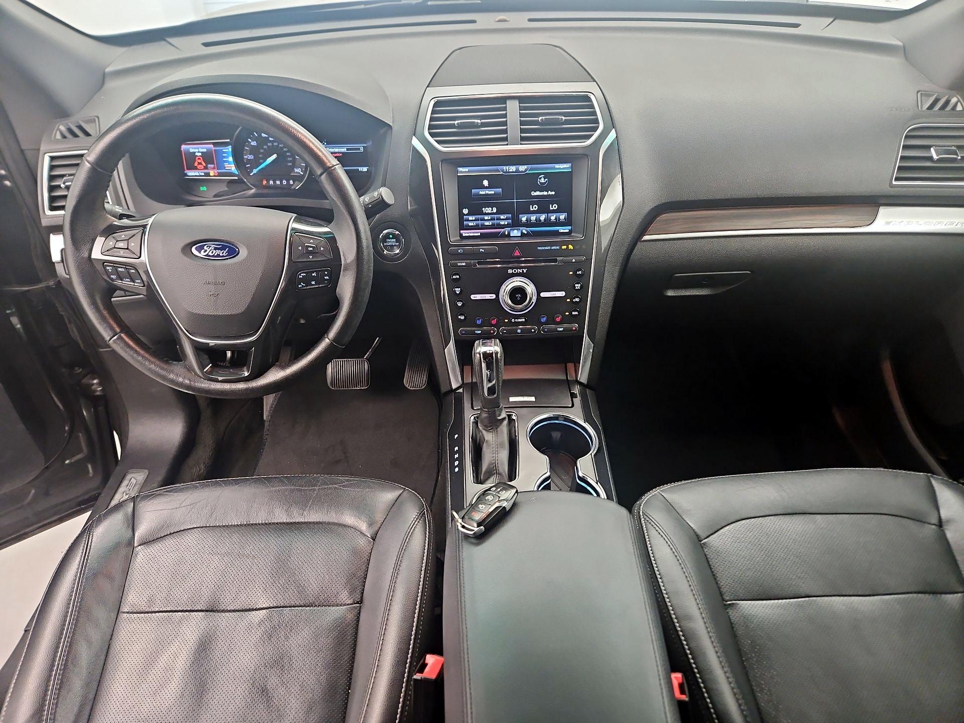 Thumbnail: 2016 Ford Explorer - 9