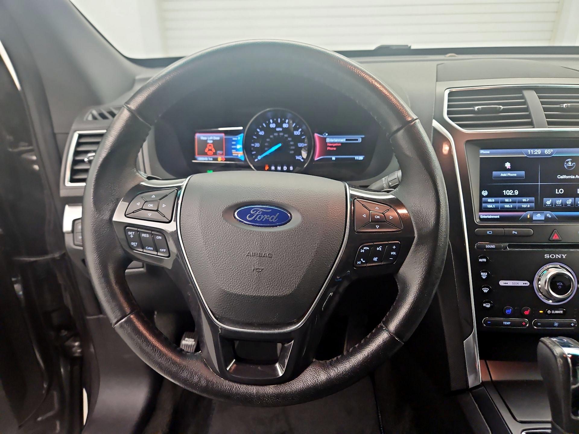 Thumbnail: 2016 Ford Explorer - 10