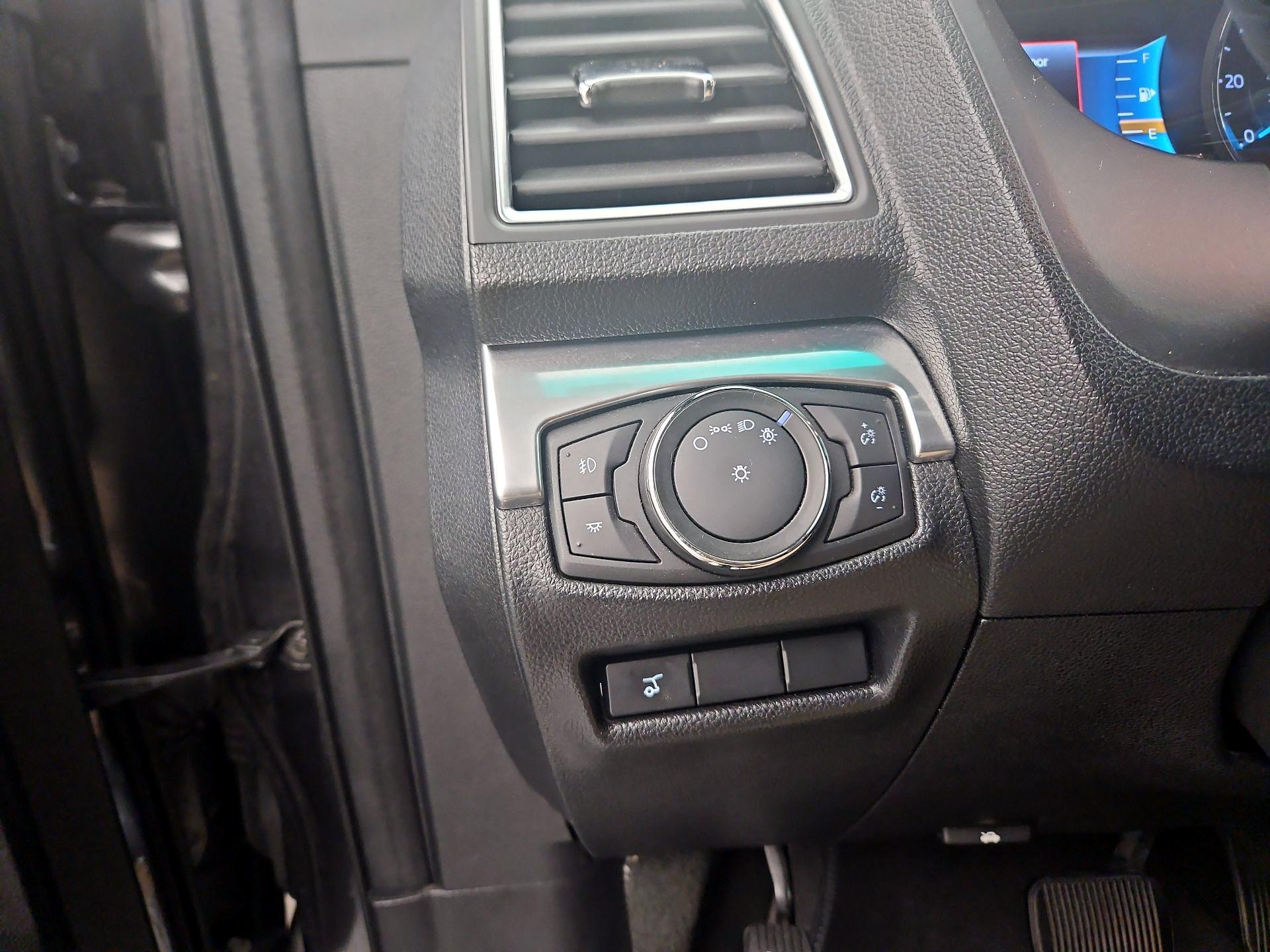 Thumbnail: 2016 Ford Explorer - 13