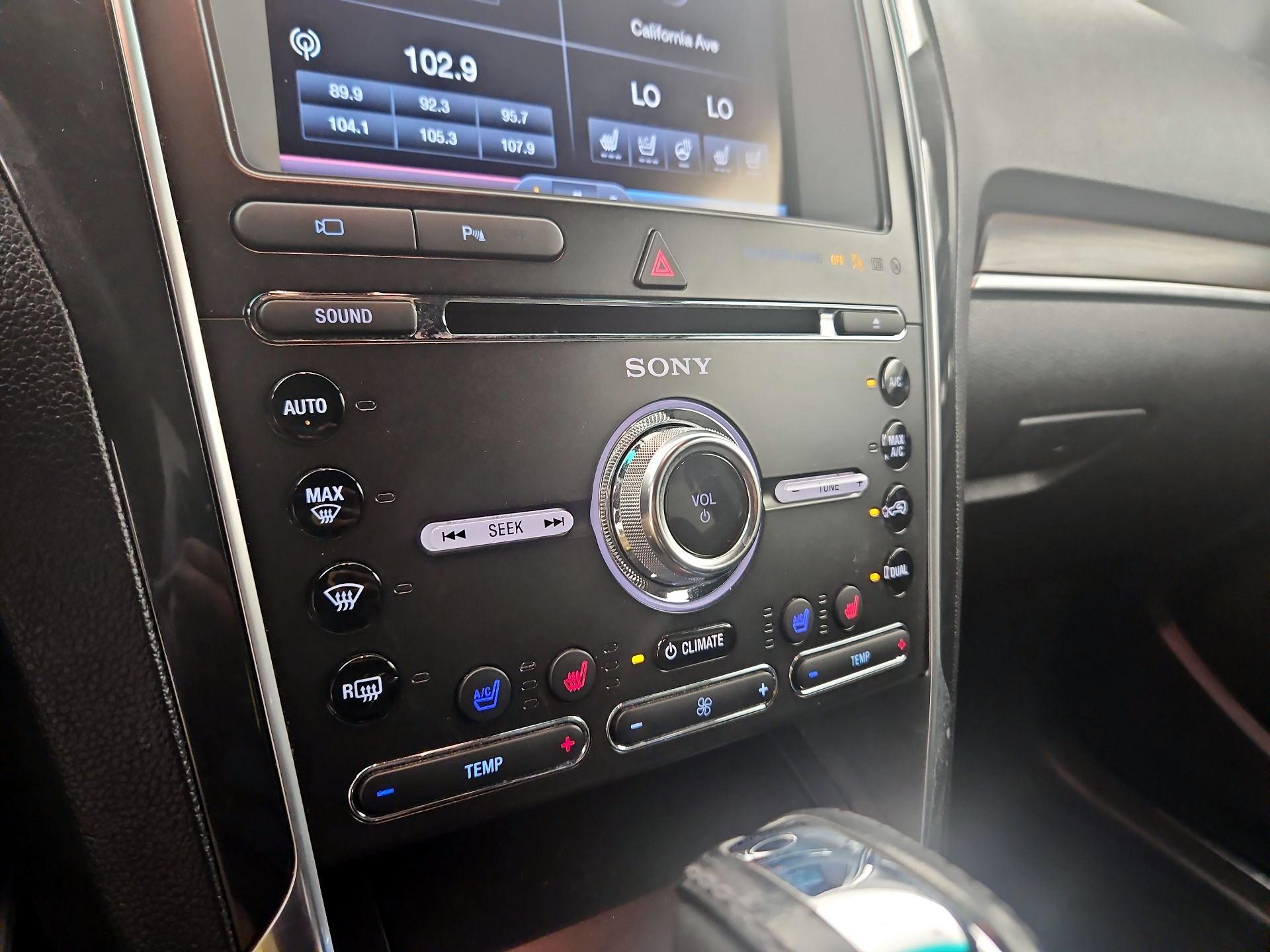 Thumbnail: 2016 Ford Explorer - 16