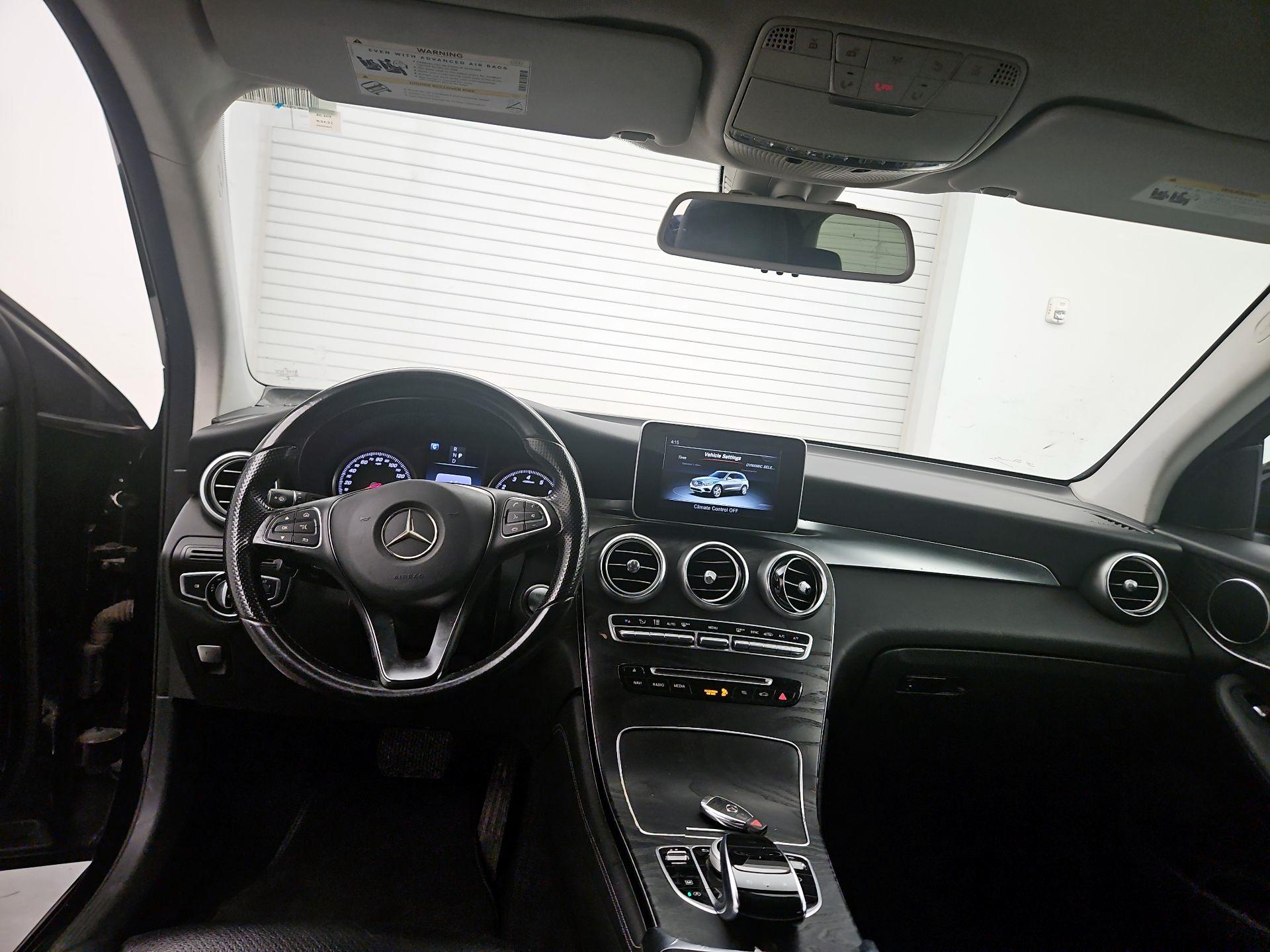 Thumbnail: 2016 Mercedes-Benz GLC - 9