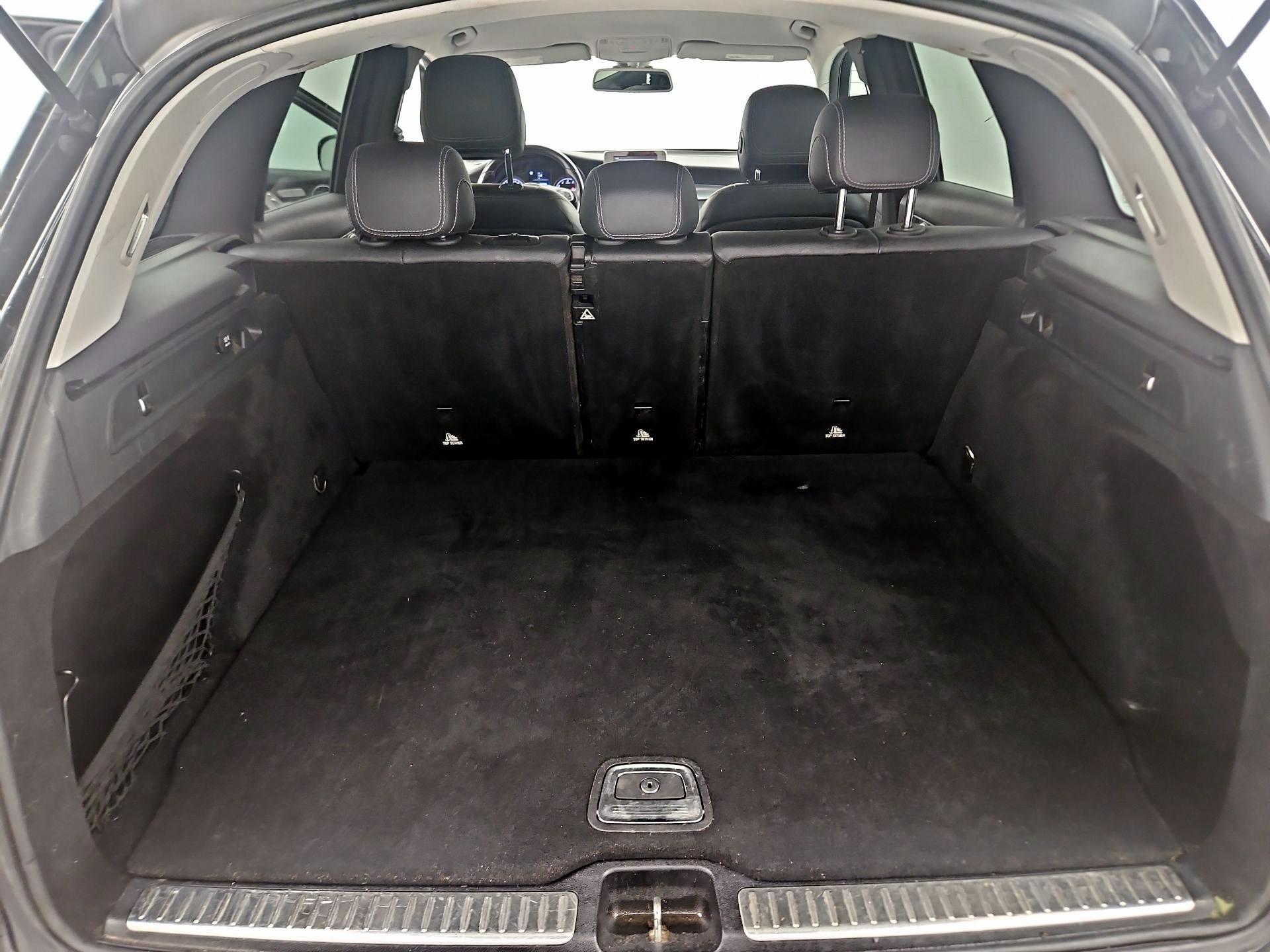 Thumbnail: 2016 Mercedes-Benz GLC - 19