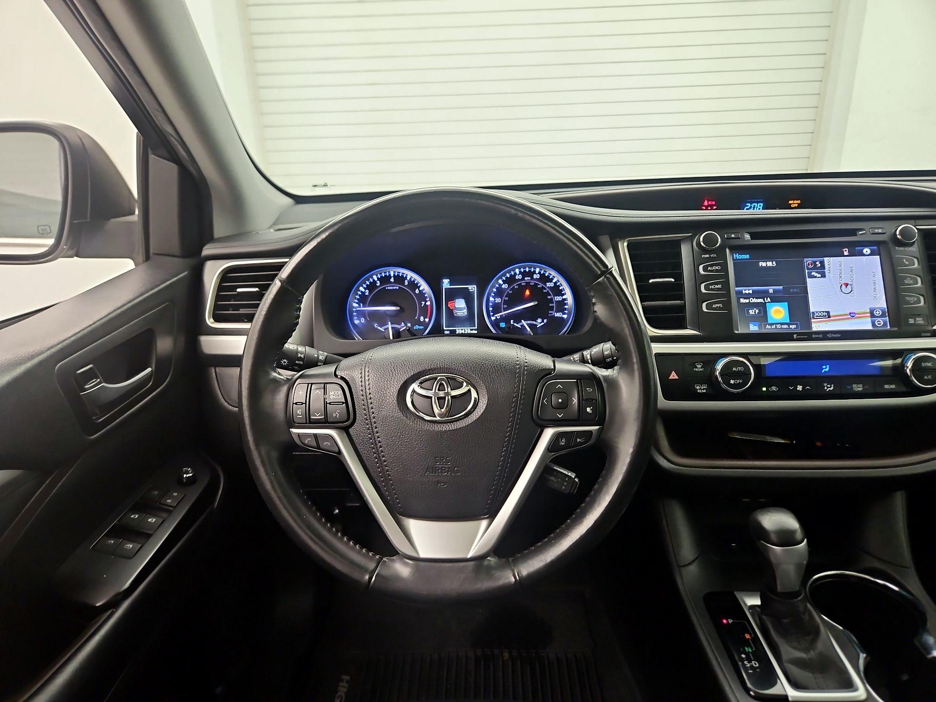 Thumbnail: 2019 Toyota Highlander - 10