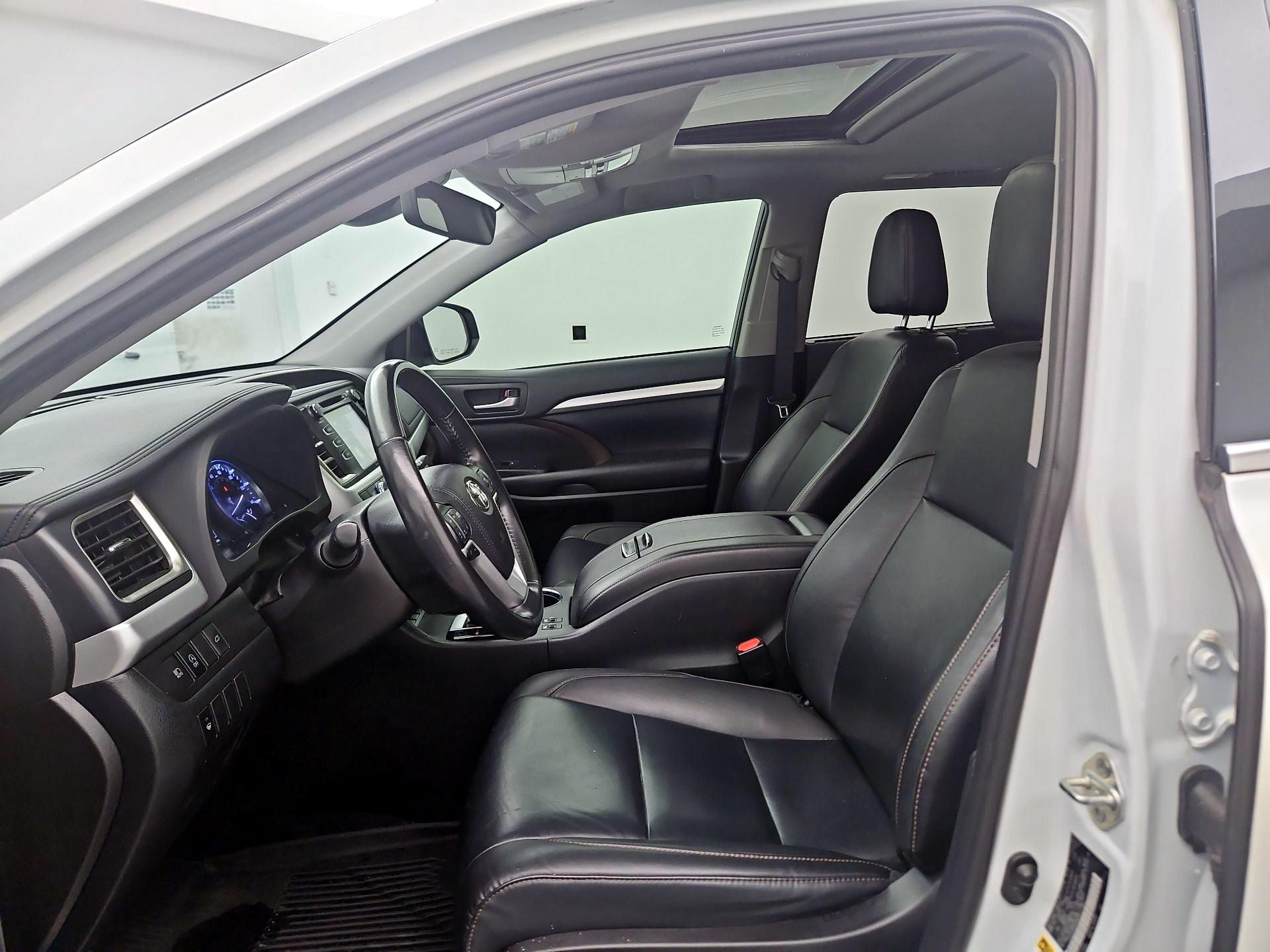 Thumbnail: 2019 Toyota Highlander - 11