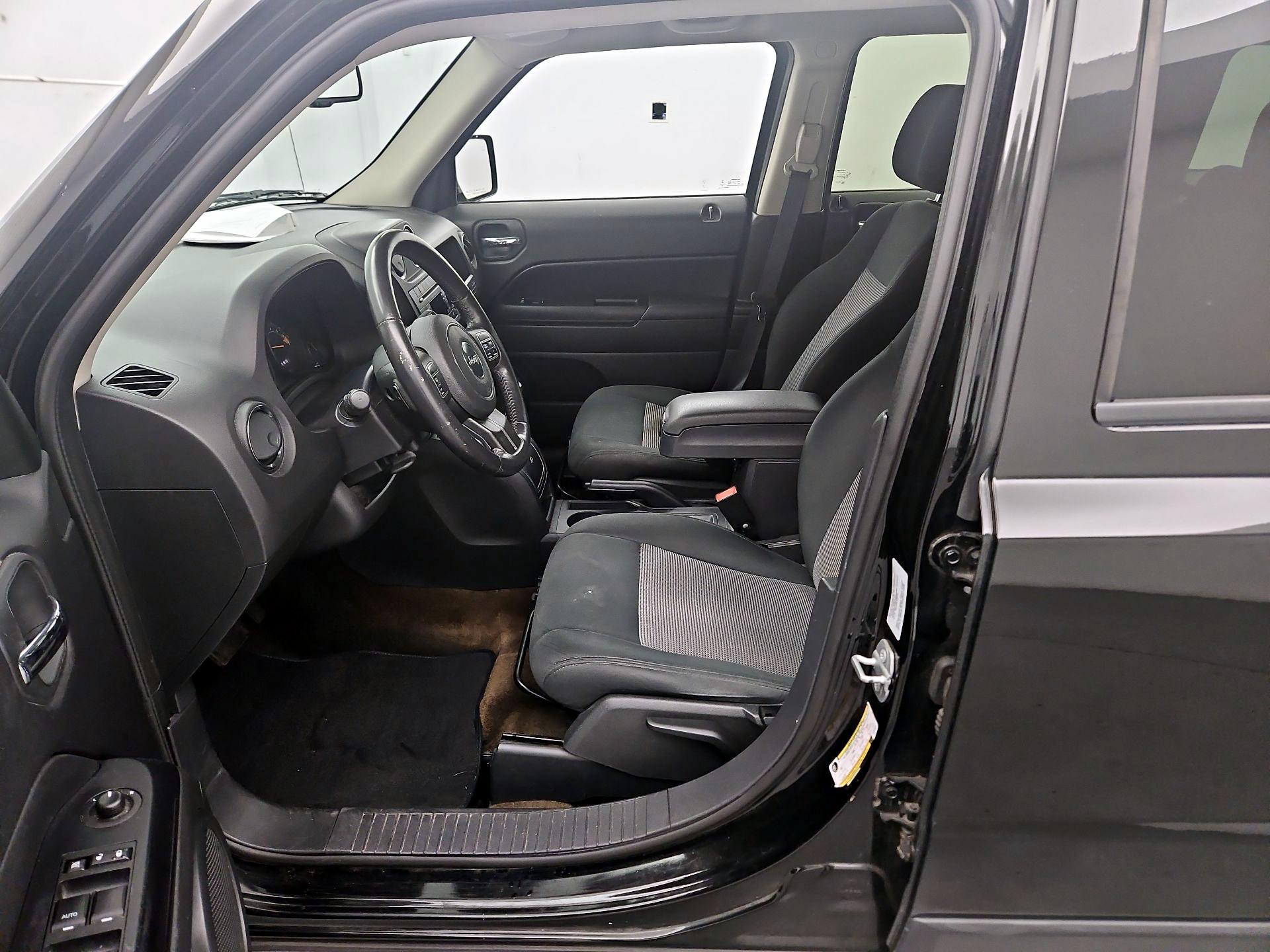 Thumbnail: 2016 Jeep Patriot - 11