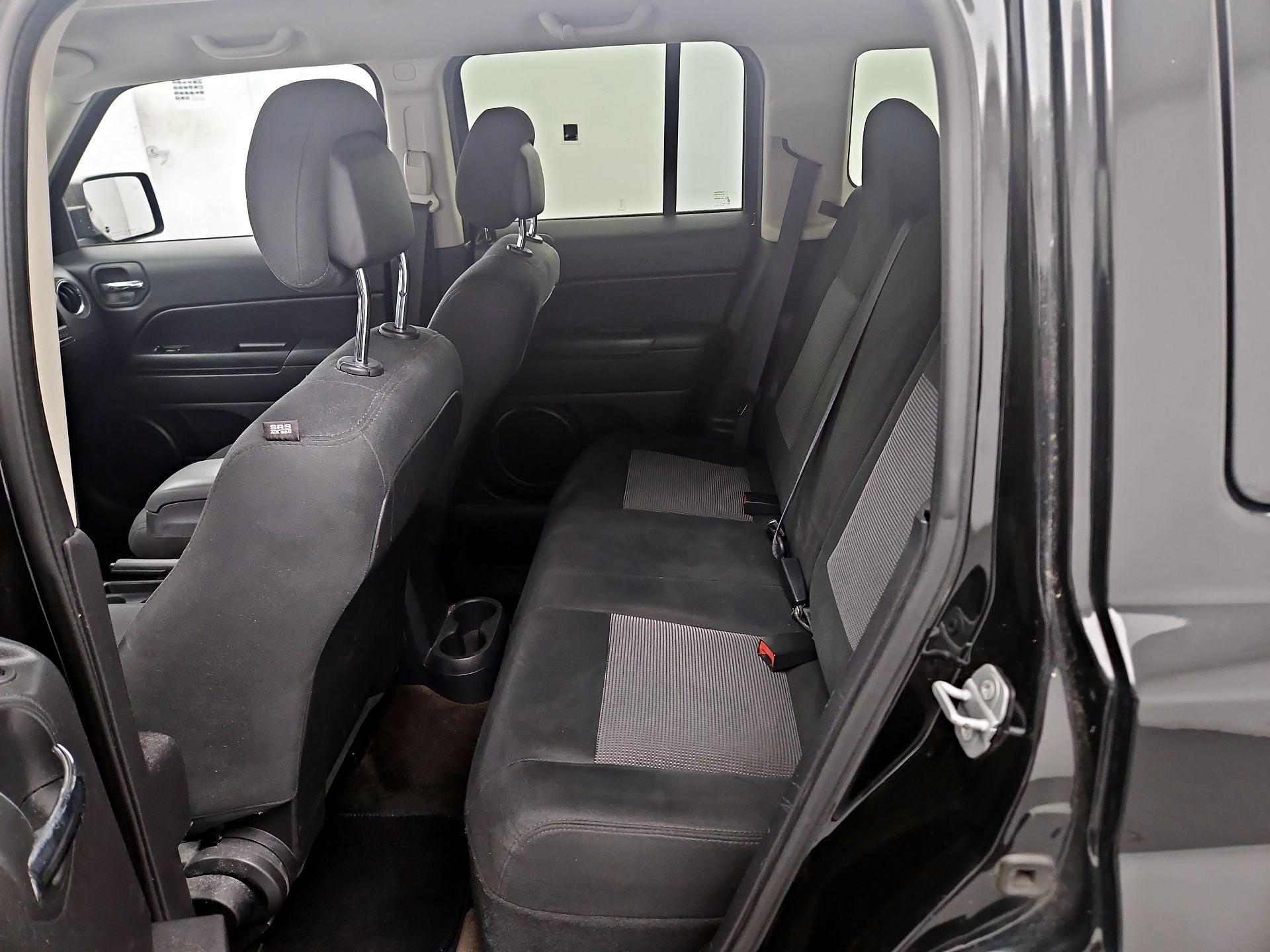 Thumbnail: 2016 Jeep Patriot - 17