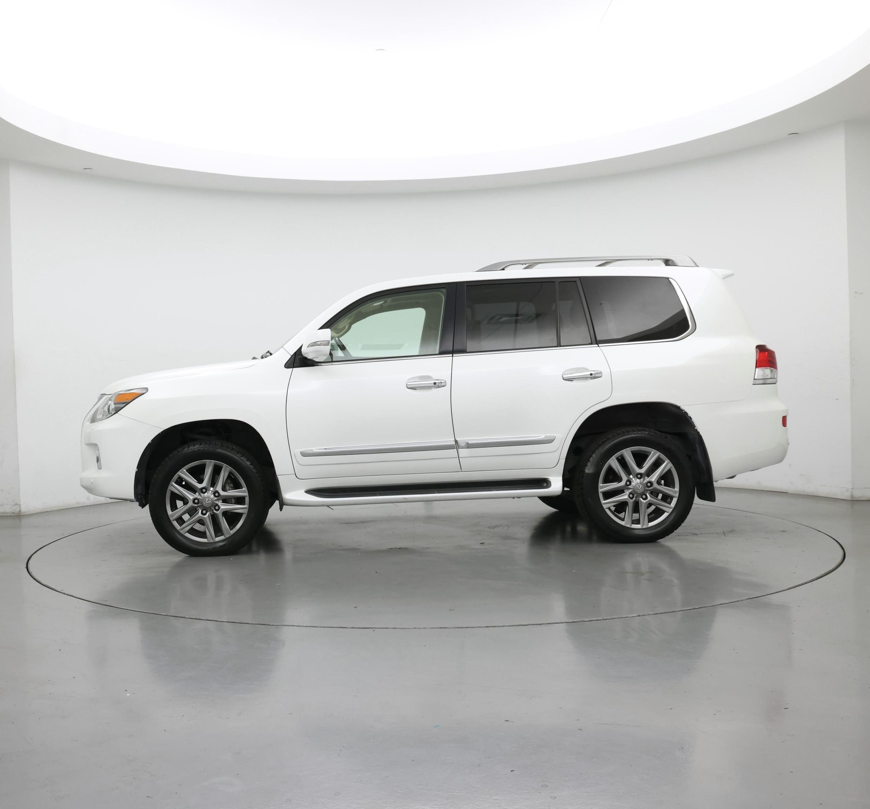 Thumbnail: 2014 Lexus LX - 3