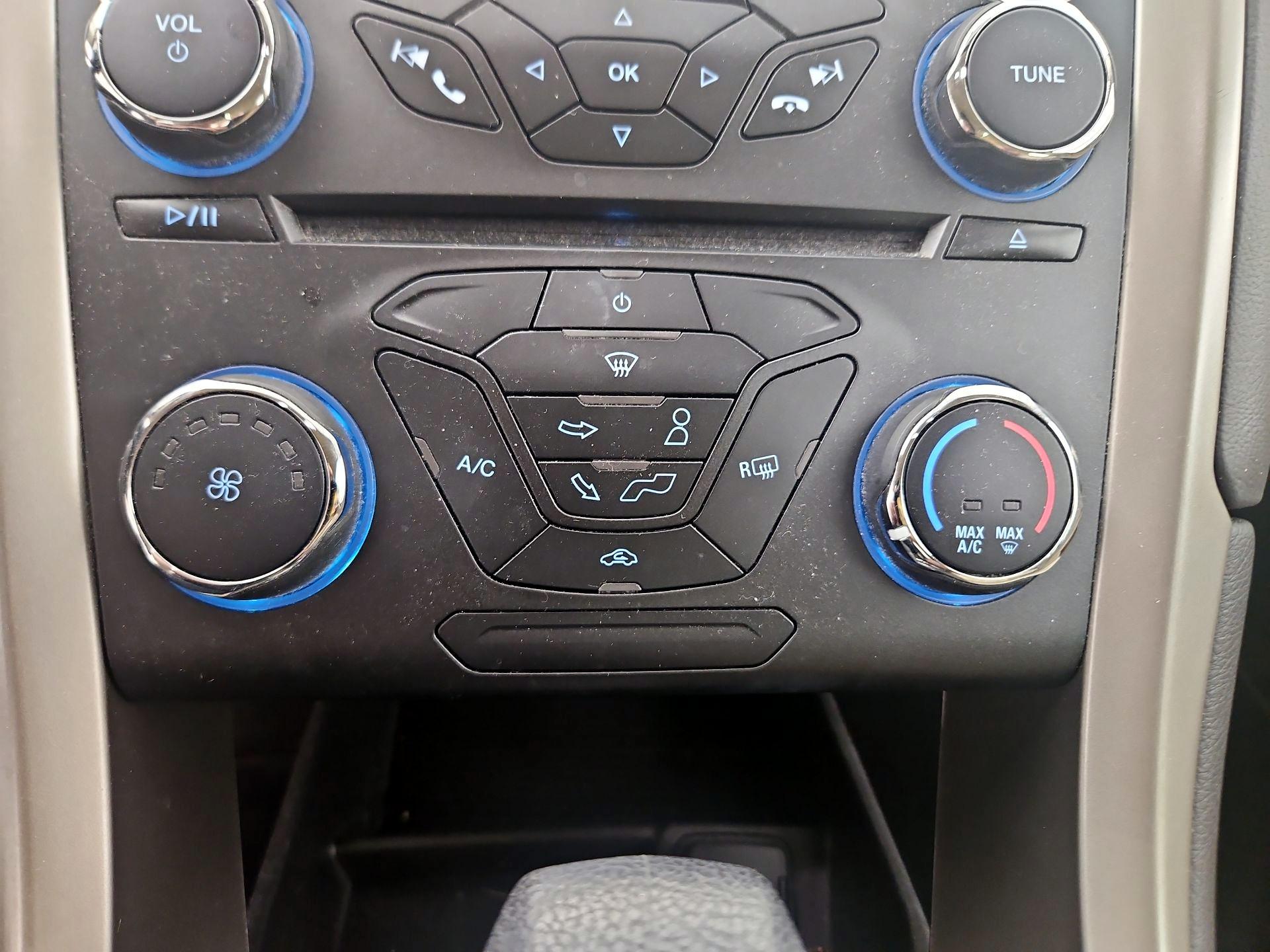 Thumbnail: 2016 Ford Fusion - 15