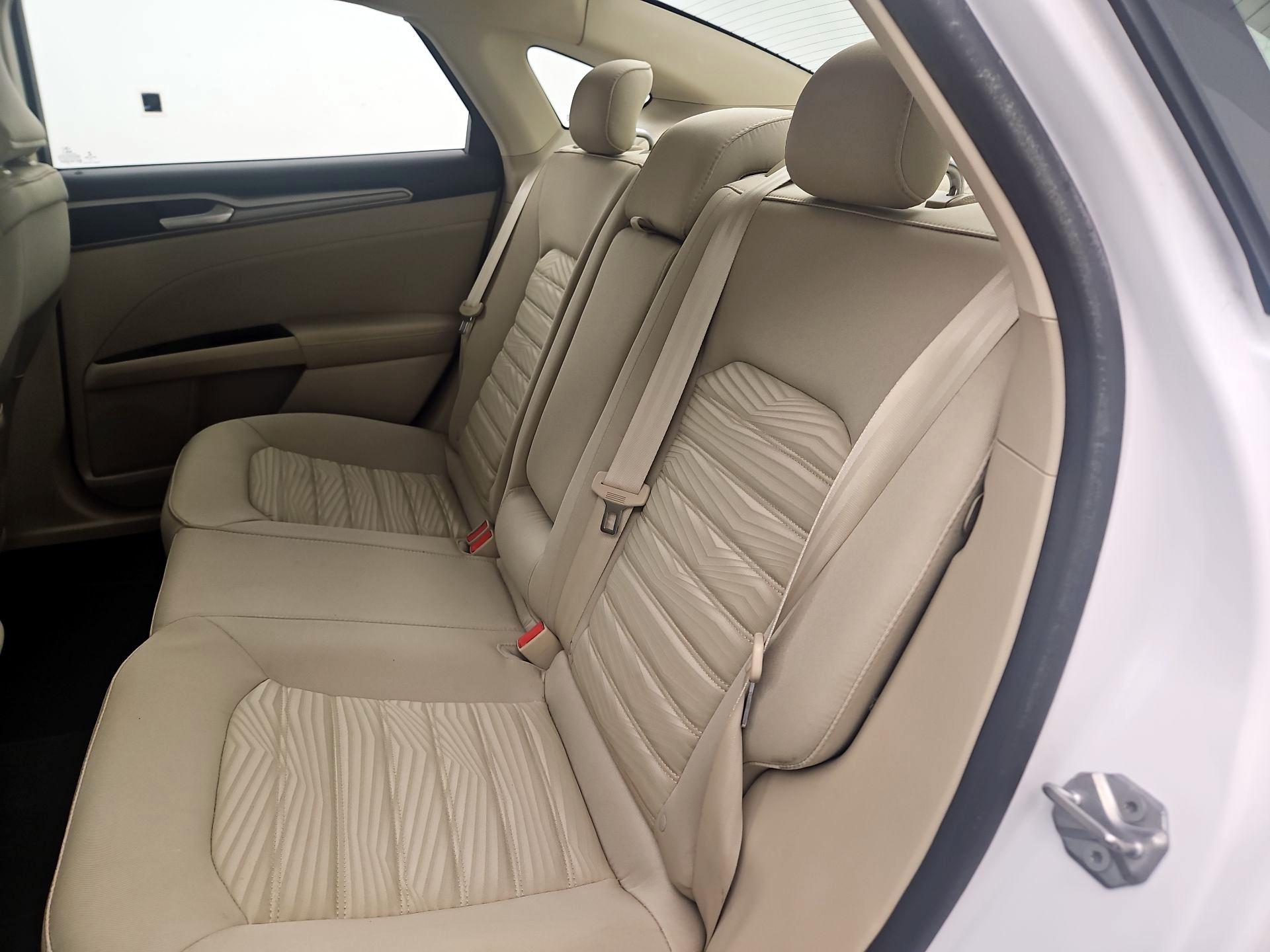 Thumbnail: 2016 Ford Fusion - 18