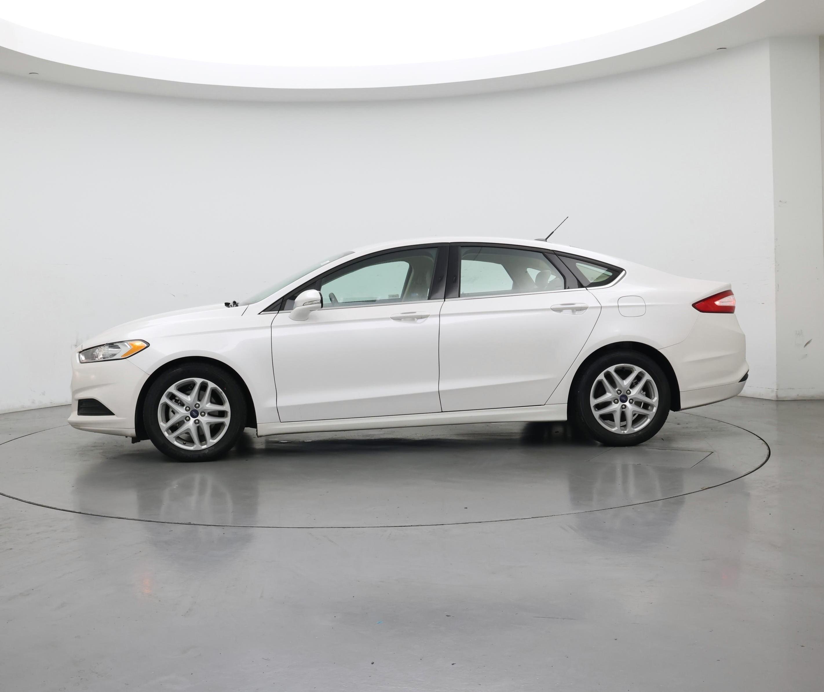 Thumbnail: 2016 Ford Fusion - 3