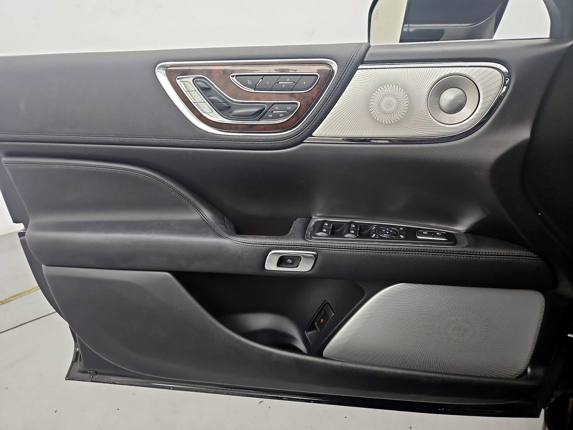 Thumbnail: 2019 Lincoln Continental - 12