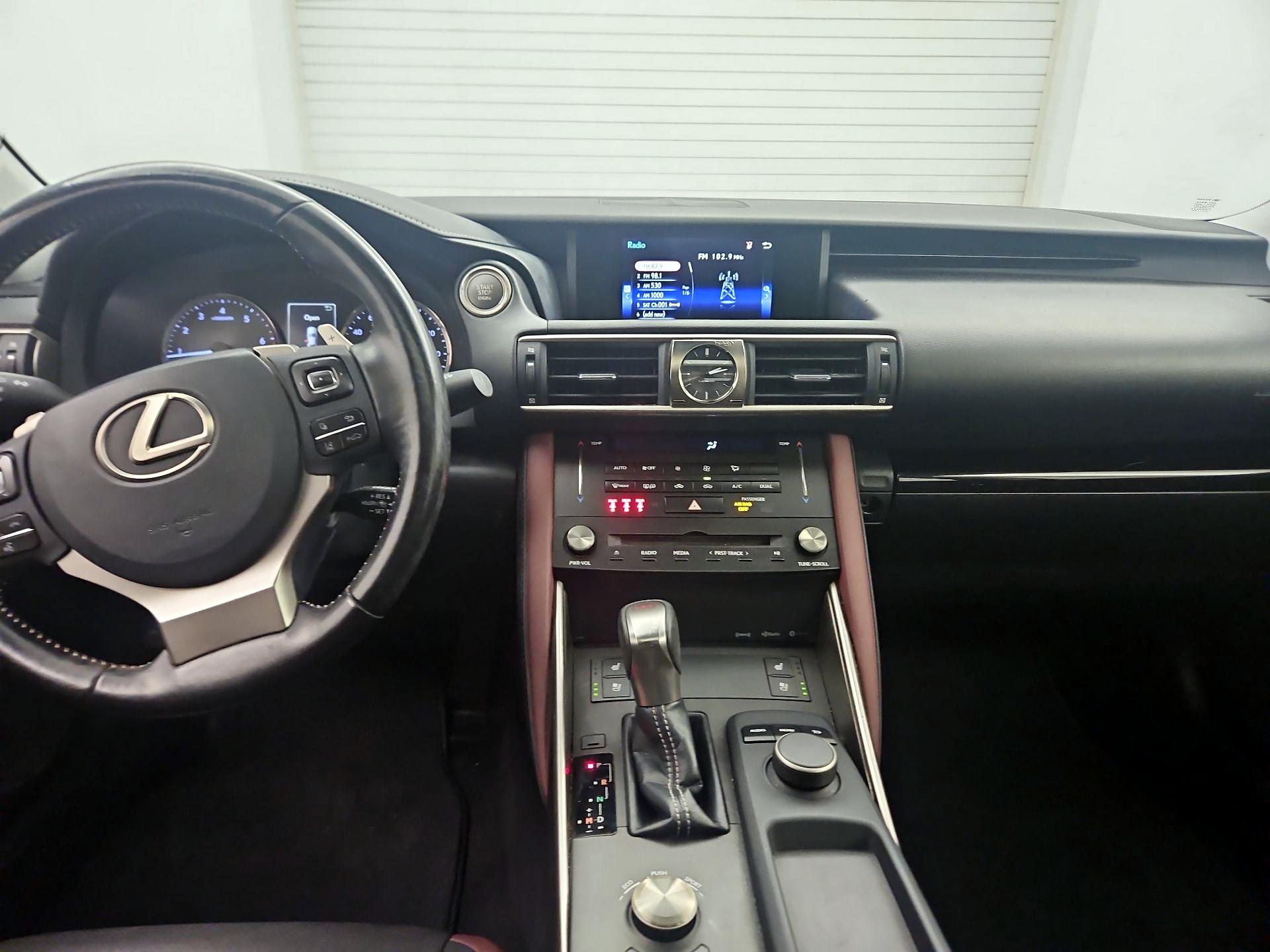 Thumbnail: 2018 Lexus IS - 9