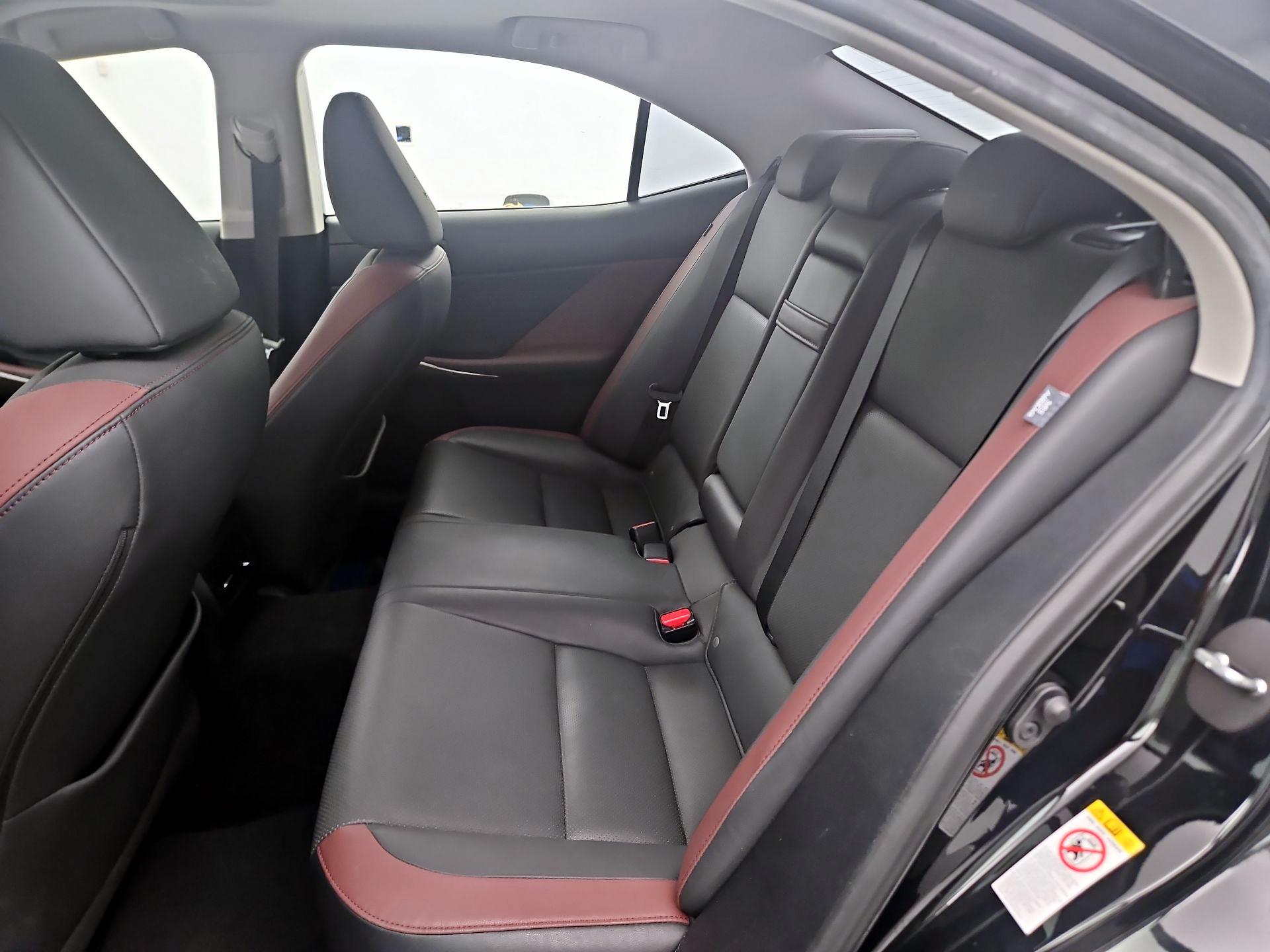 Thumbnail: 2018 Lexus IS - 20