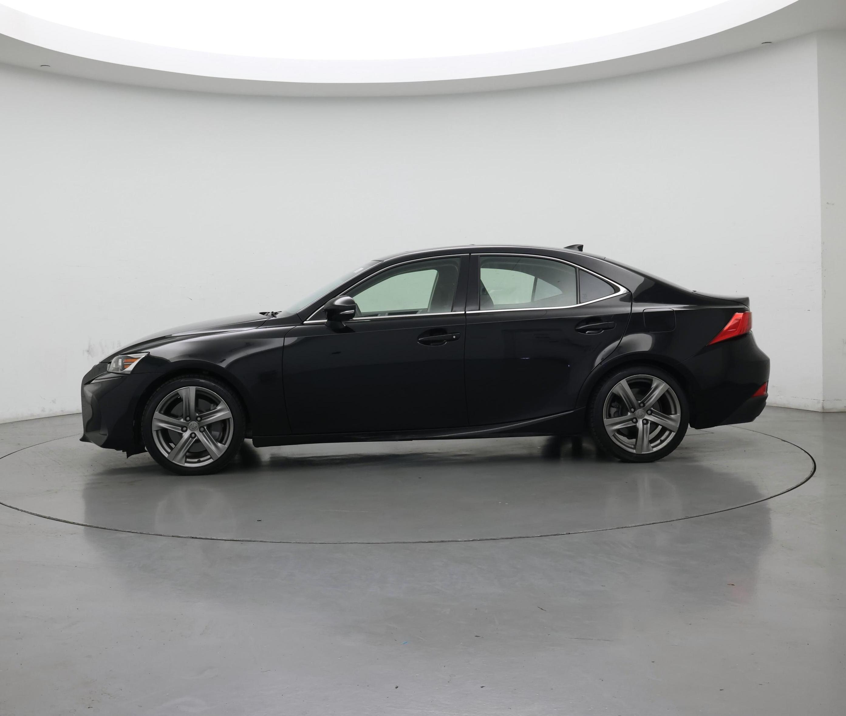 Thumbnail: 2018 Lexus IS - 3
