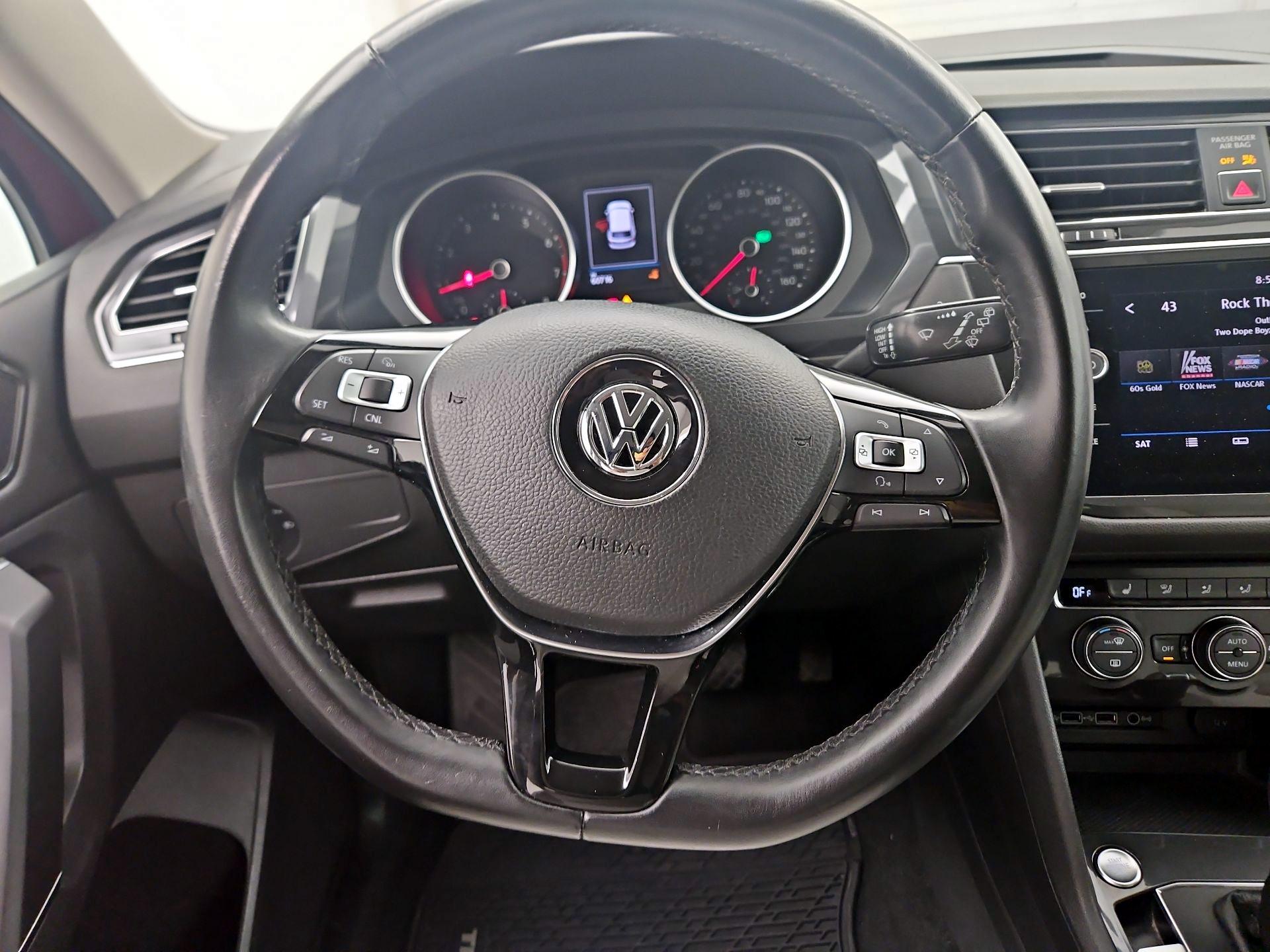 Thumbnail: 2018 Volkswagen Tiguan - 10