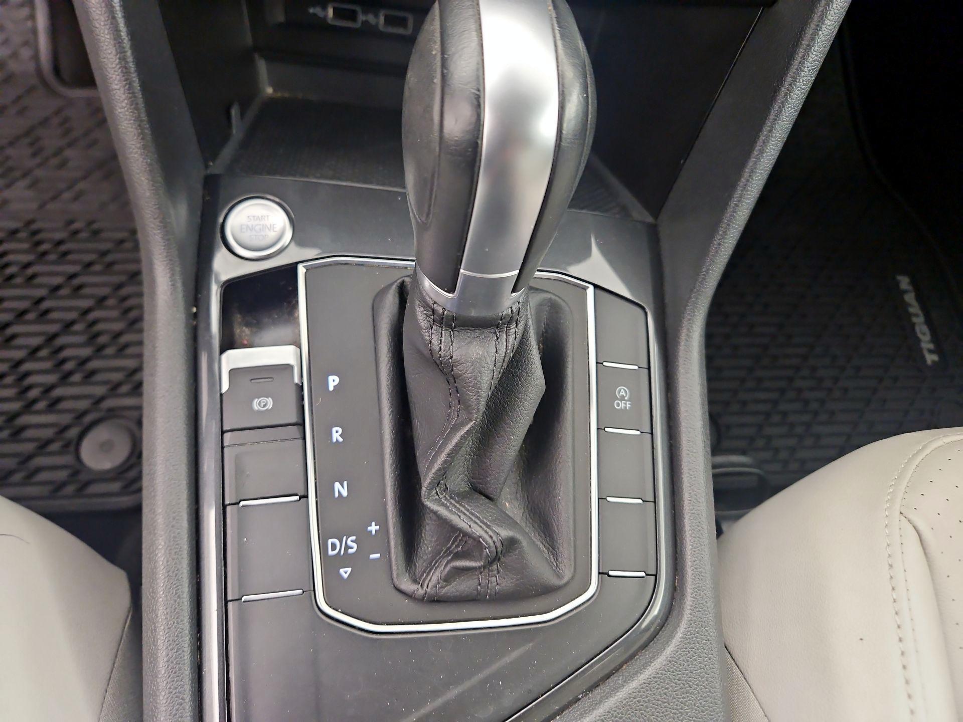 Thumbnail: 2018 Volkswagen Tiguan - 17