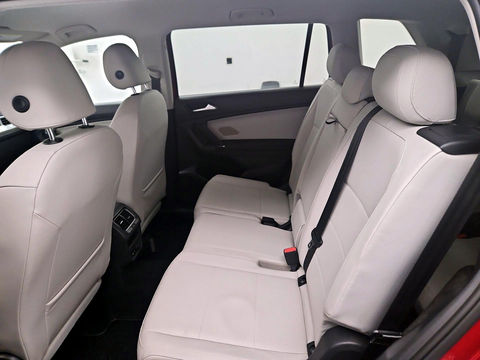 Thumbnail: 2018 Volkswagen Tiguan - 19