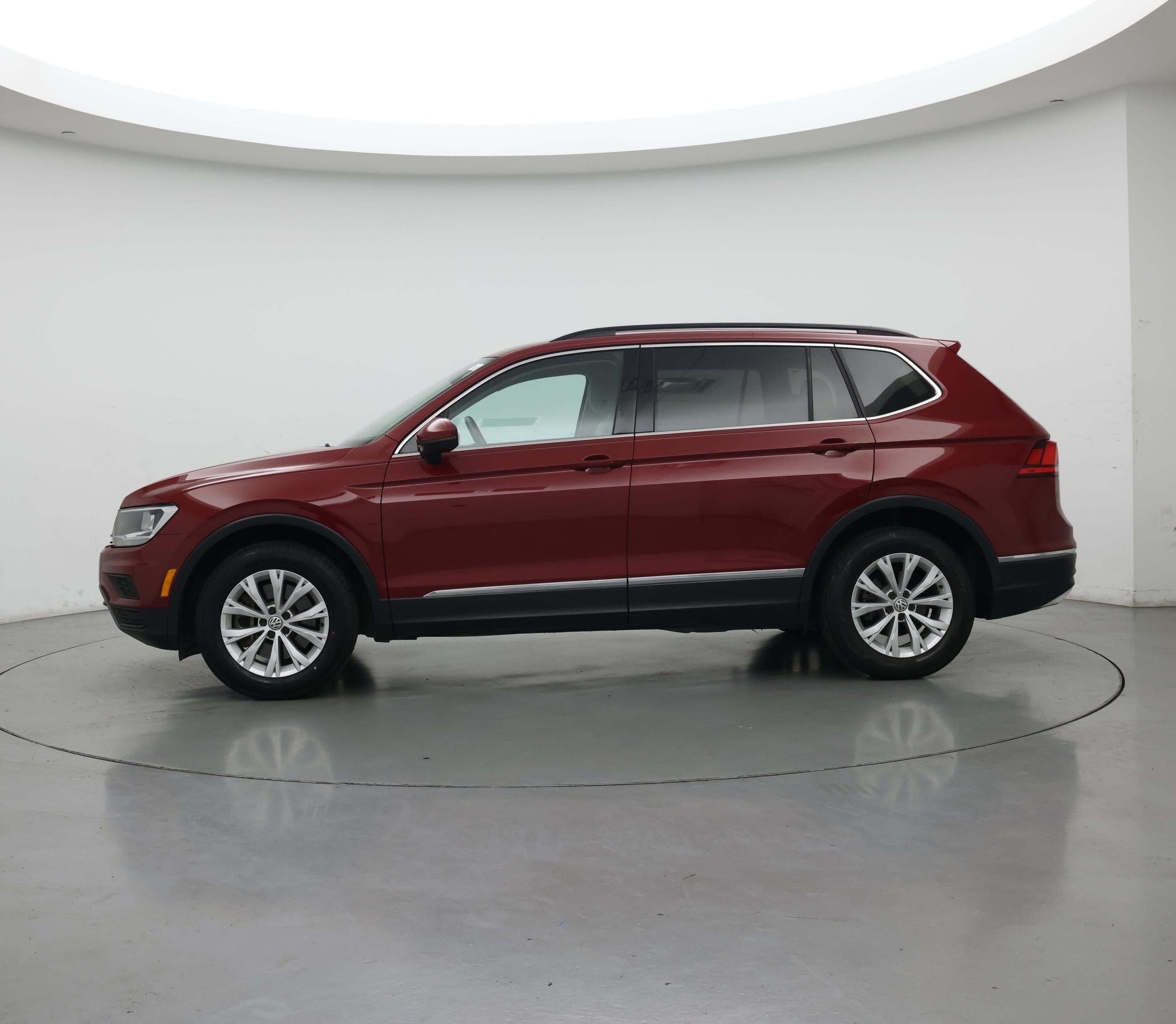 Thumbnail: 2018 Volkswagen Tiguan - 3