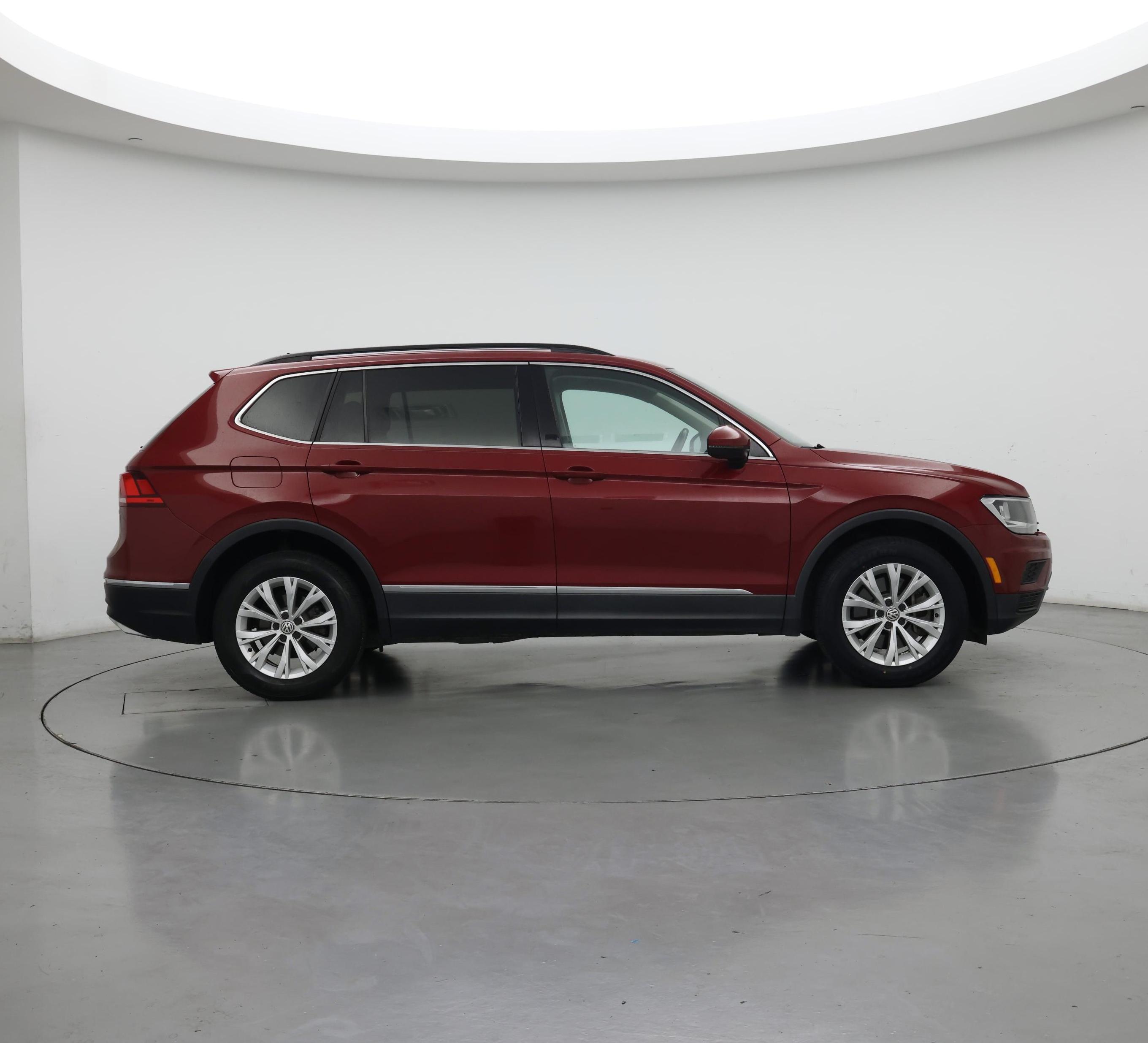 Thumbnail: 2018 Volkswagen Tiguan - 7