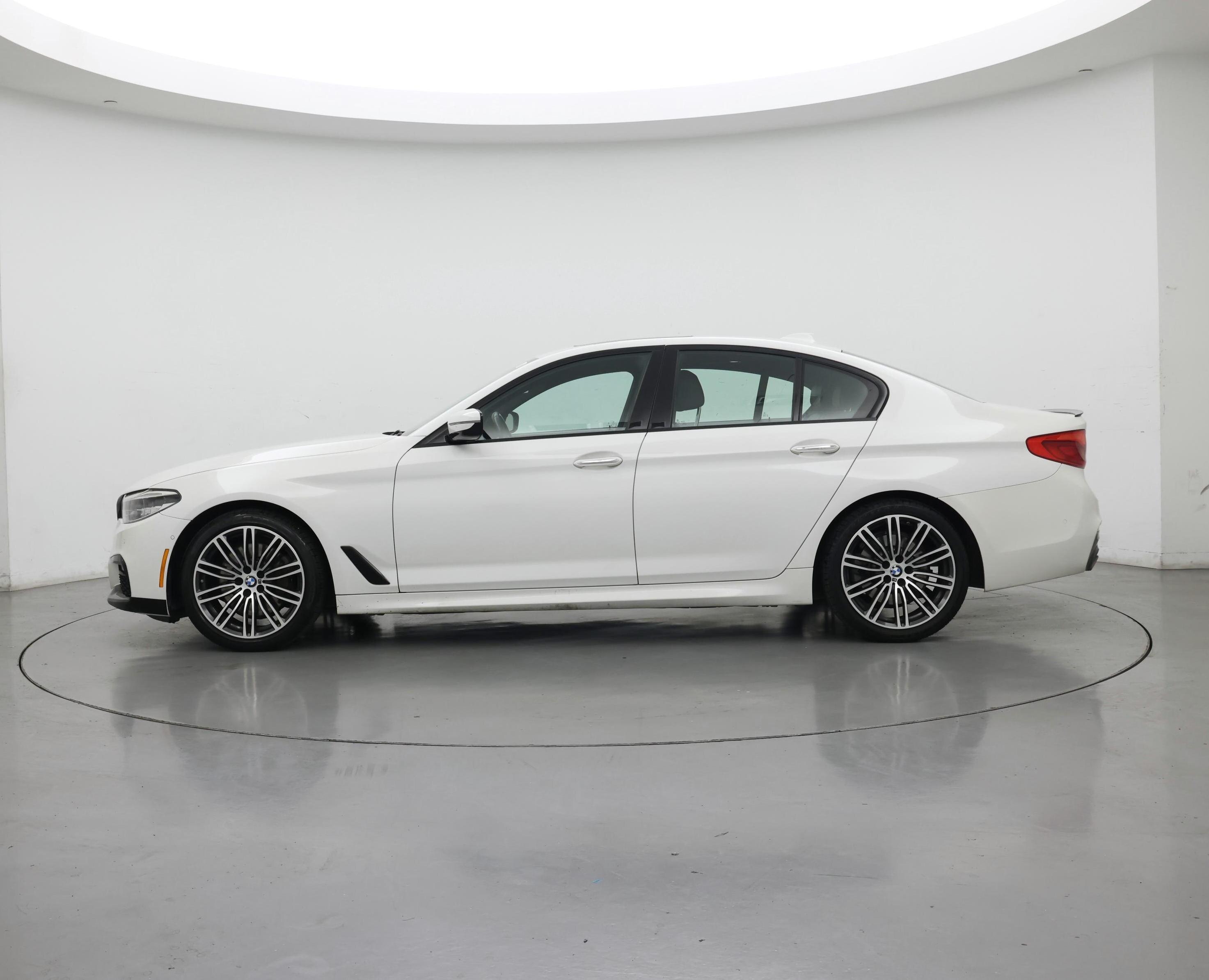 Thumbnail: 2018 BMW 5 Series - 3
